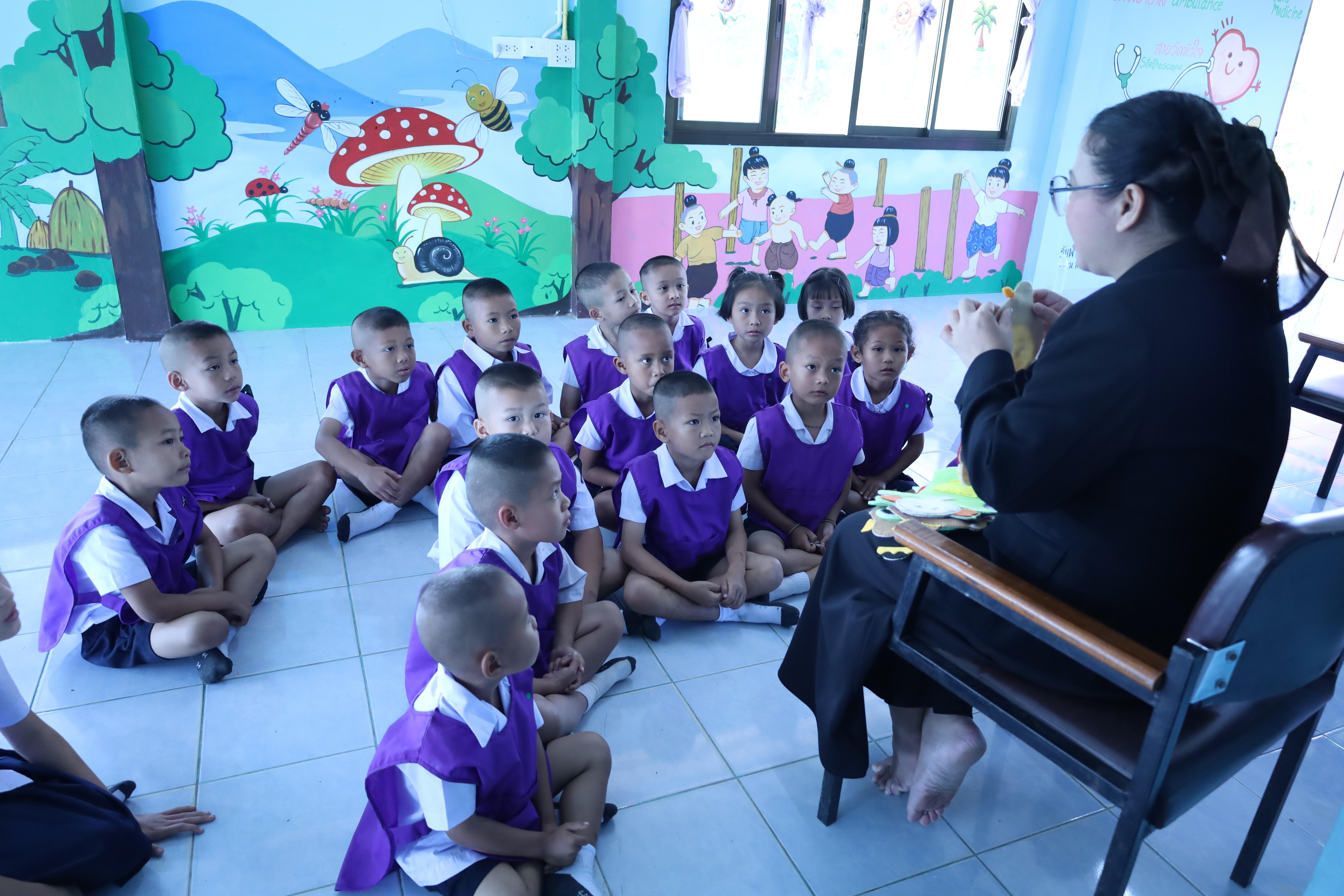 124. รับเสด็จฯ สมเด็จพระกนิษฐาธิราชเจ้า กรมสมเด็จพระเทพรัตนราชสุดาฯ สยามบรมราชกุมารี