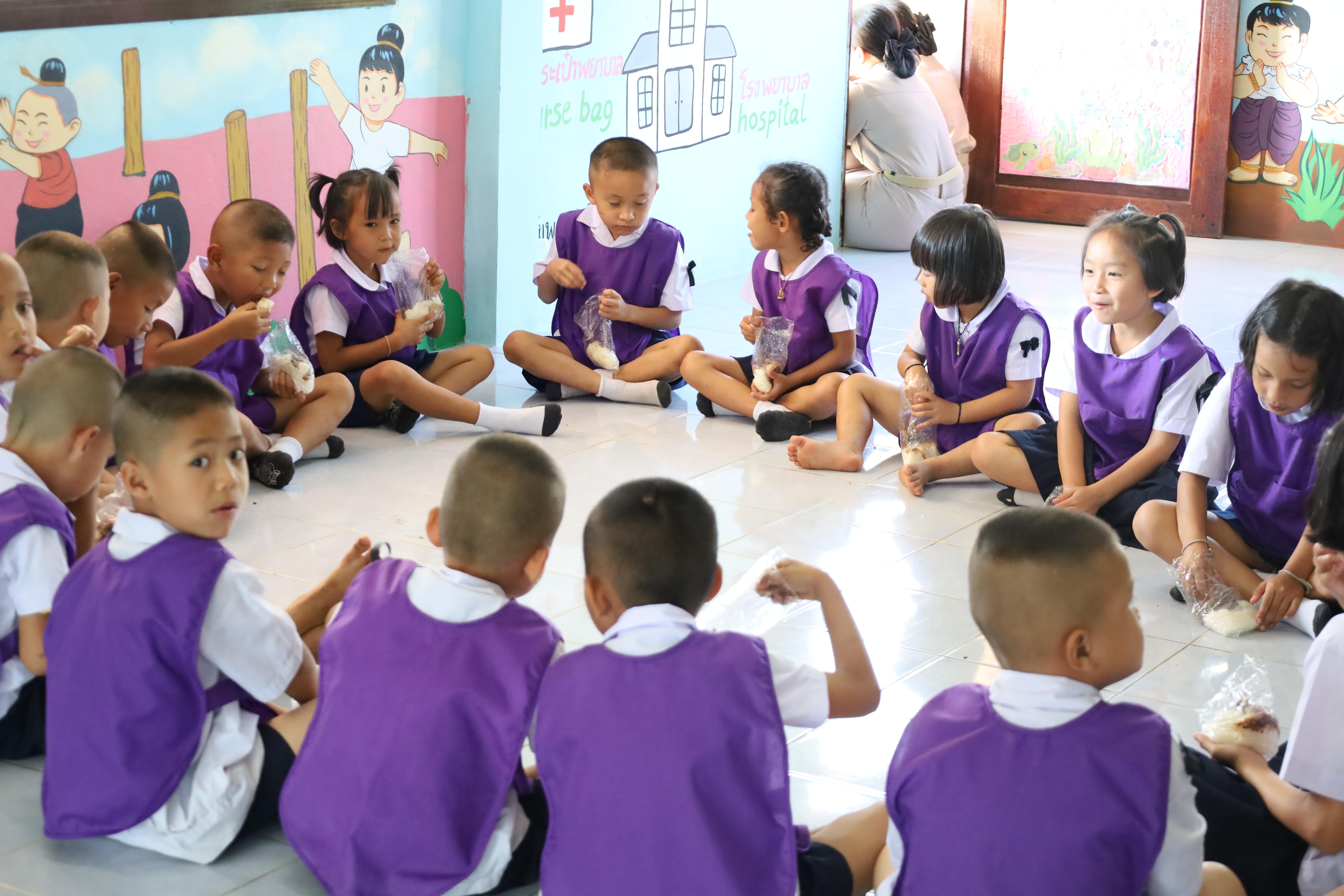 125. รับเสด็จฯ สมเด็จพระกนิษฐาธิราชเจ้า กรมสมเด็จพระเทพรัตนราชสุดาฯ สยามบรมราชกุมารี