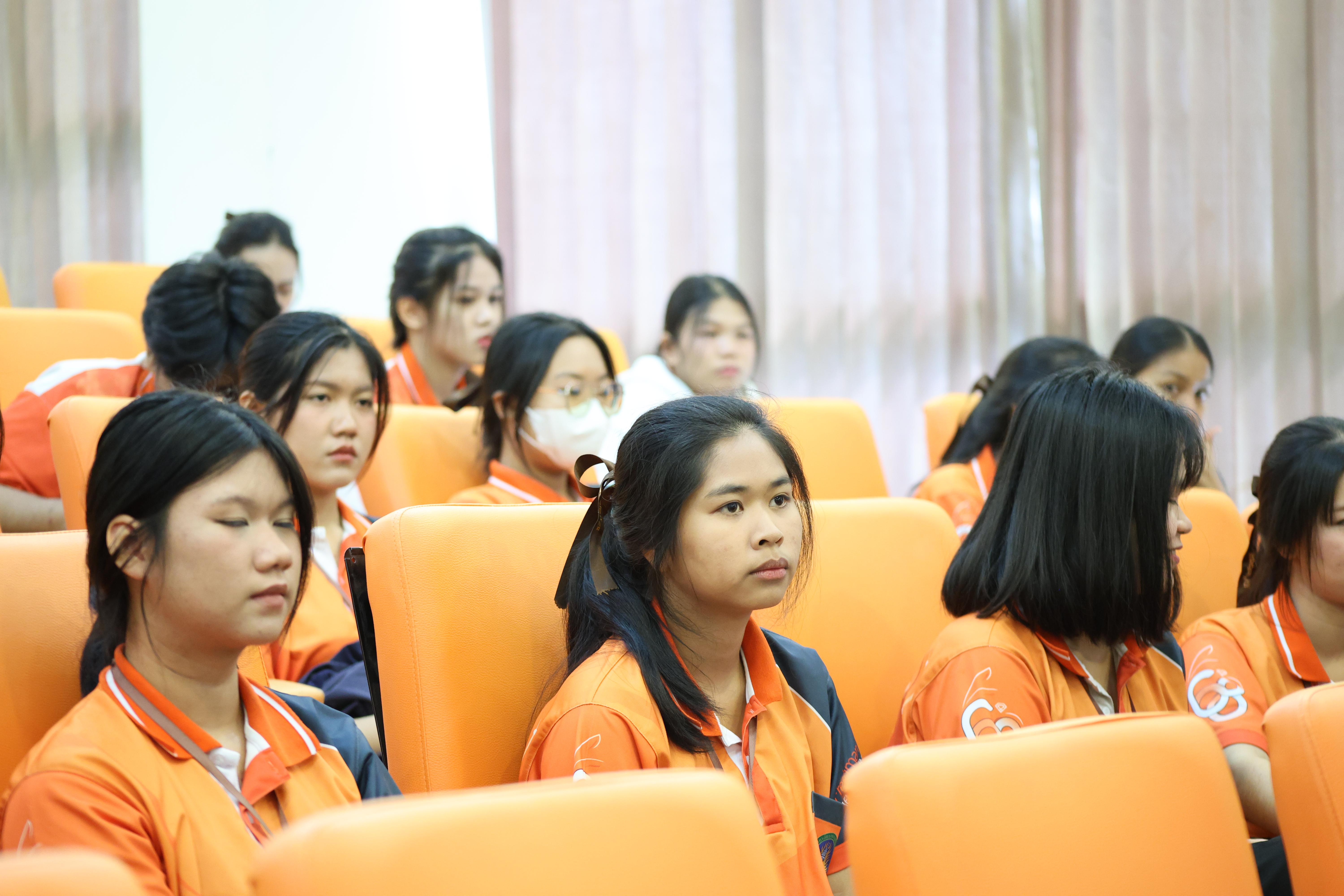 13. กิจกรรมการแข่งขันตอบปัญหาสังคมศึกษา ประจำปี2569