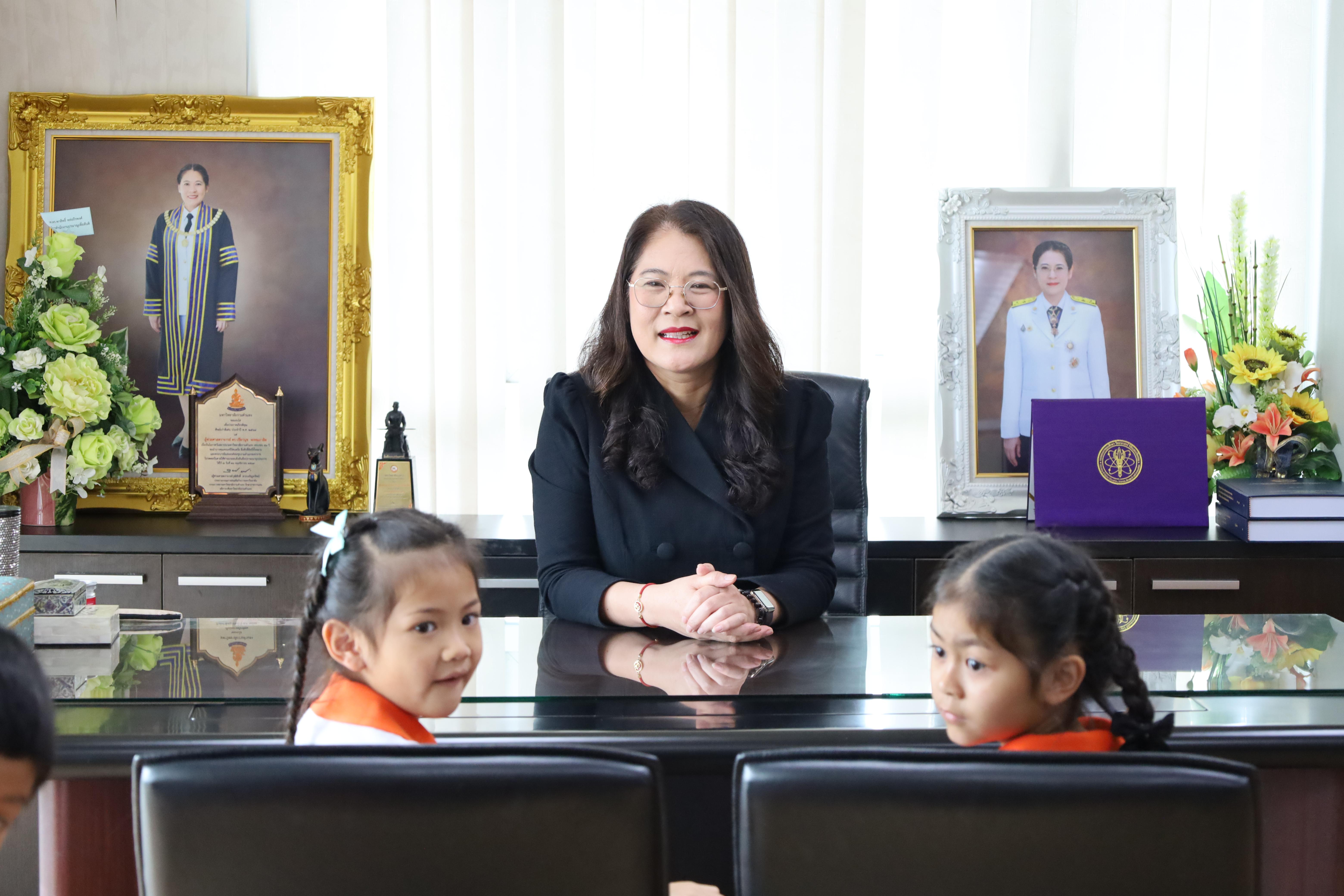 5. นักเรียนอนุบาลราชภัฏกำแพงเพชรเข้าพบอธิการบดี