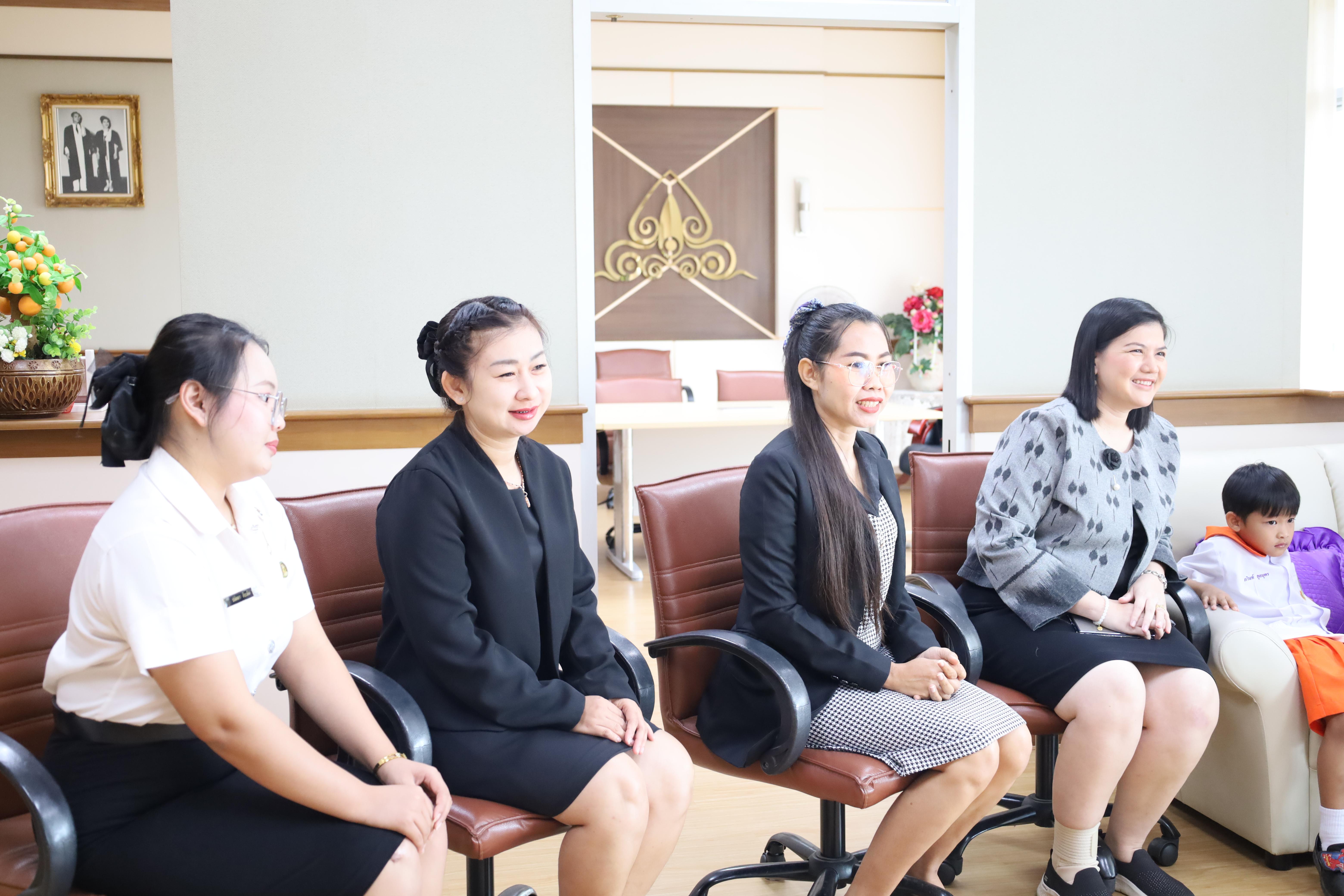 6. นักเรียนอนุบาลราชภัฏกำแพงเพชรเข้าพบอธิการบดี