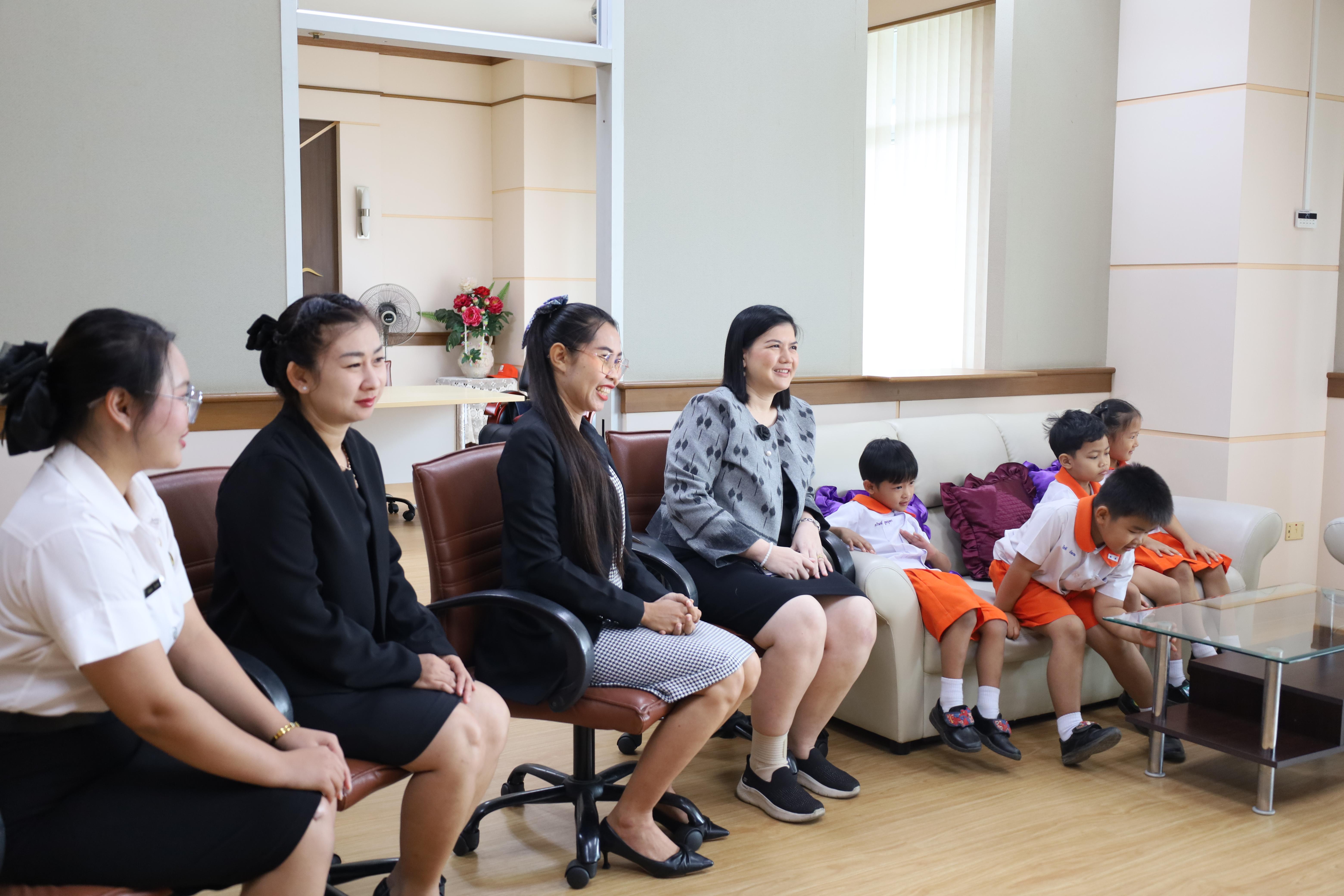 7. นักเรียนอนุบาลราชภัฏกำแพงเพชรเข้าพบอธิการบดี