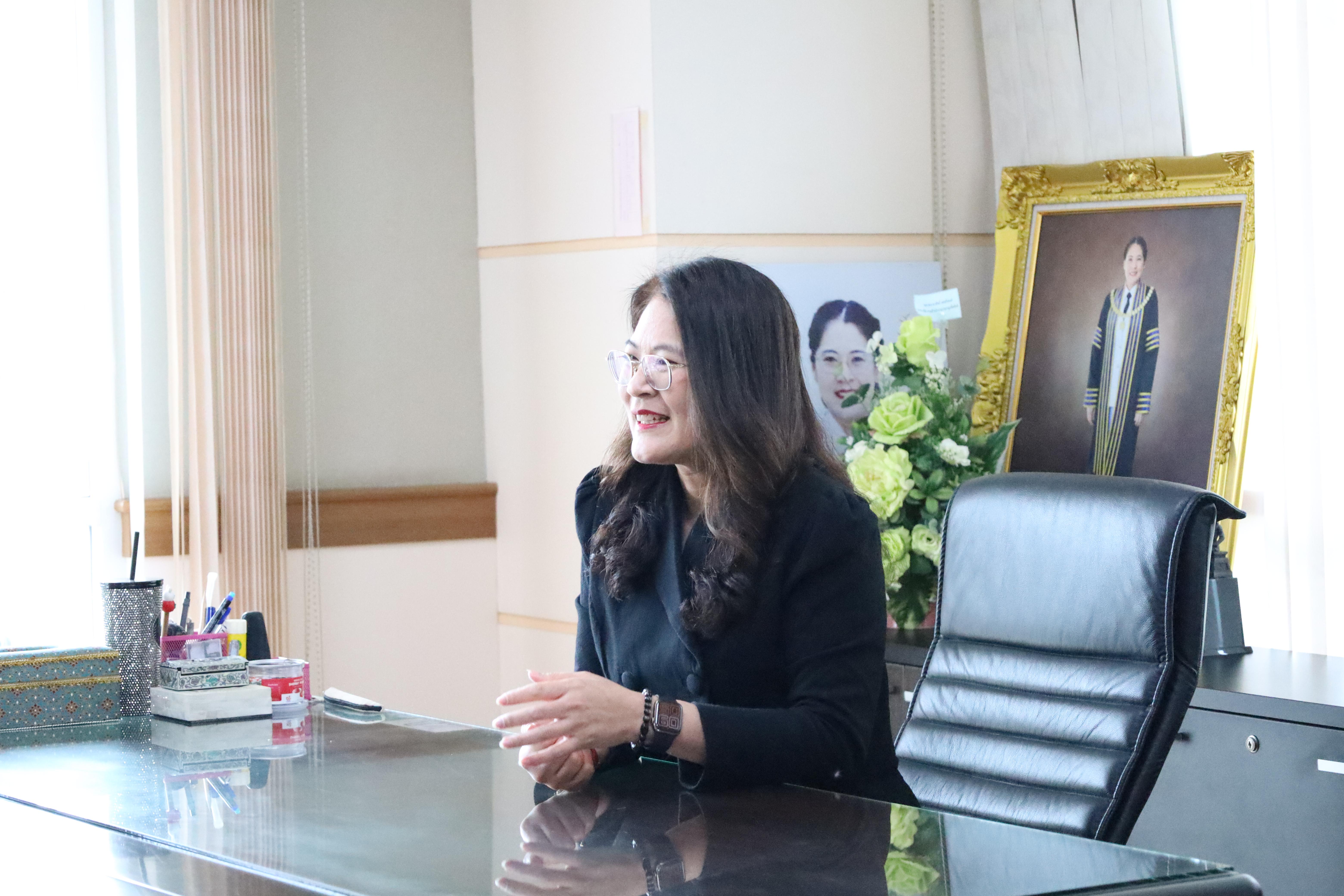 9. นักเรียนอนุบาลราชภัฏกำแพงเพชรเข้าพบอธิการบดี