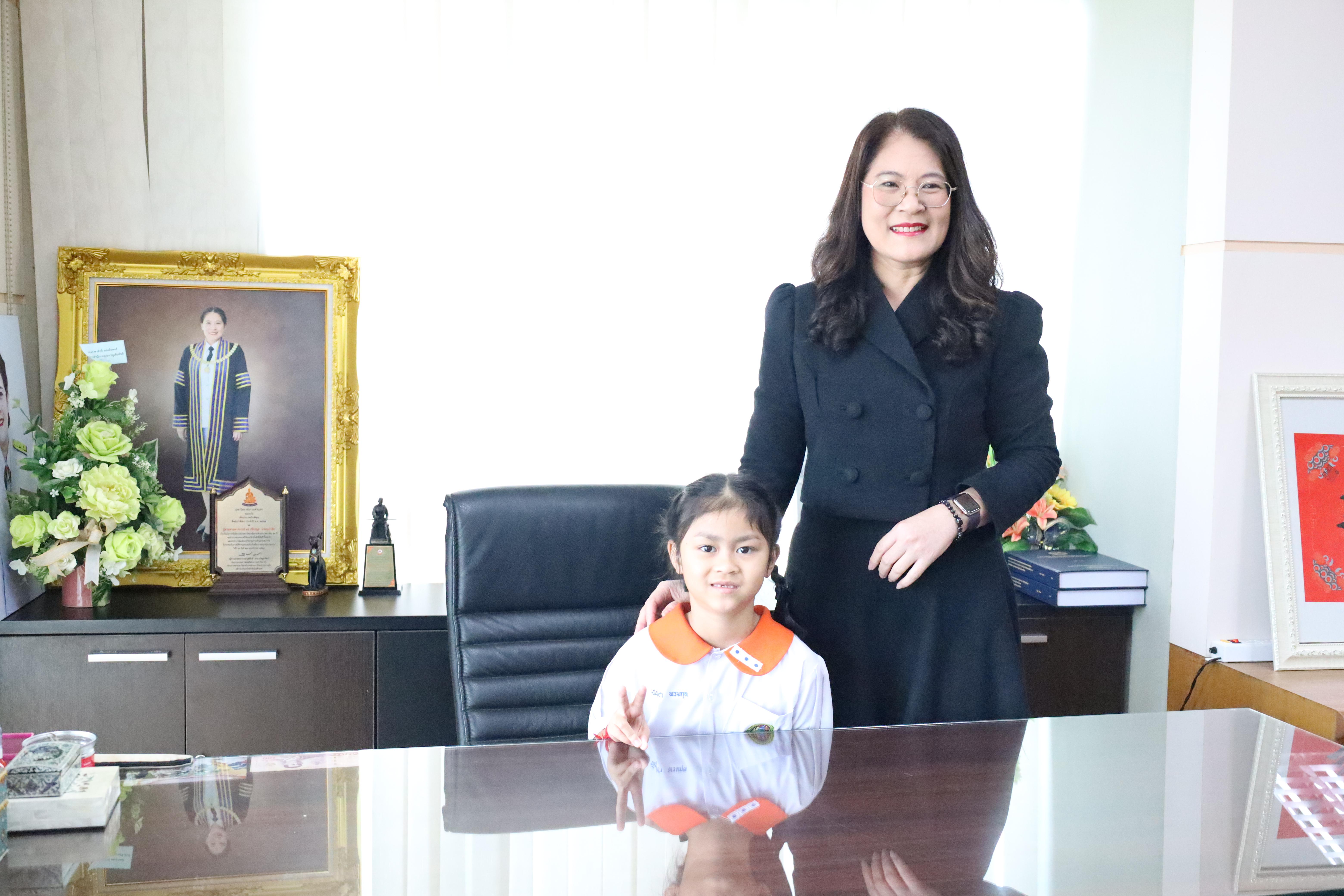 16. นักเรียนอนุบาลราชภัฏกำแพงเพชรเข้าพบอธิการบดี