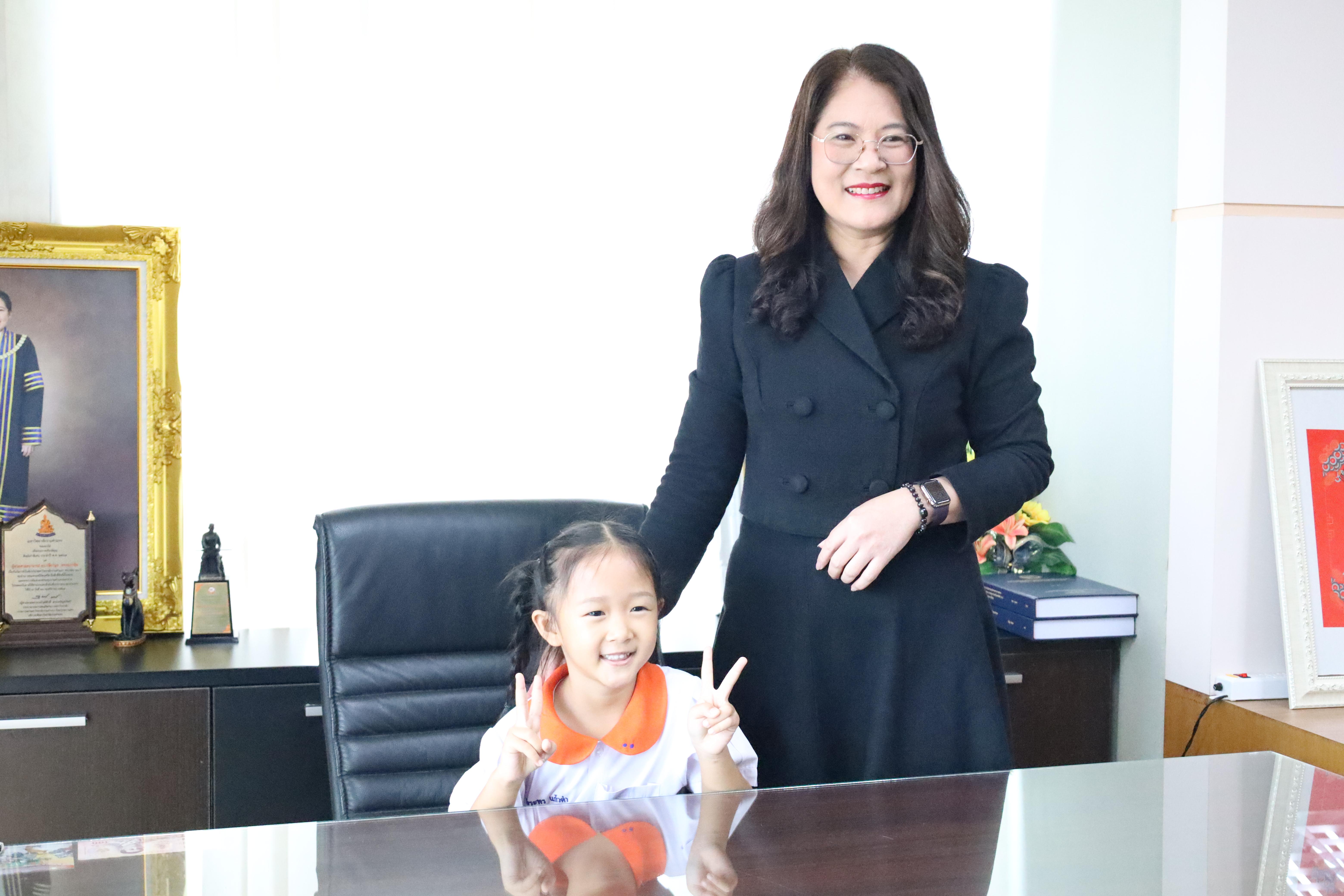 18. นักเรียนอนุบาลราชภัฏกำแพงเพชรเข้าพบอธิการบดี