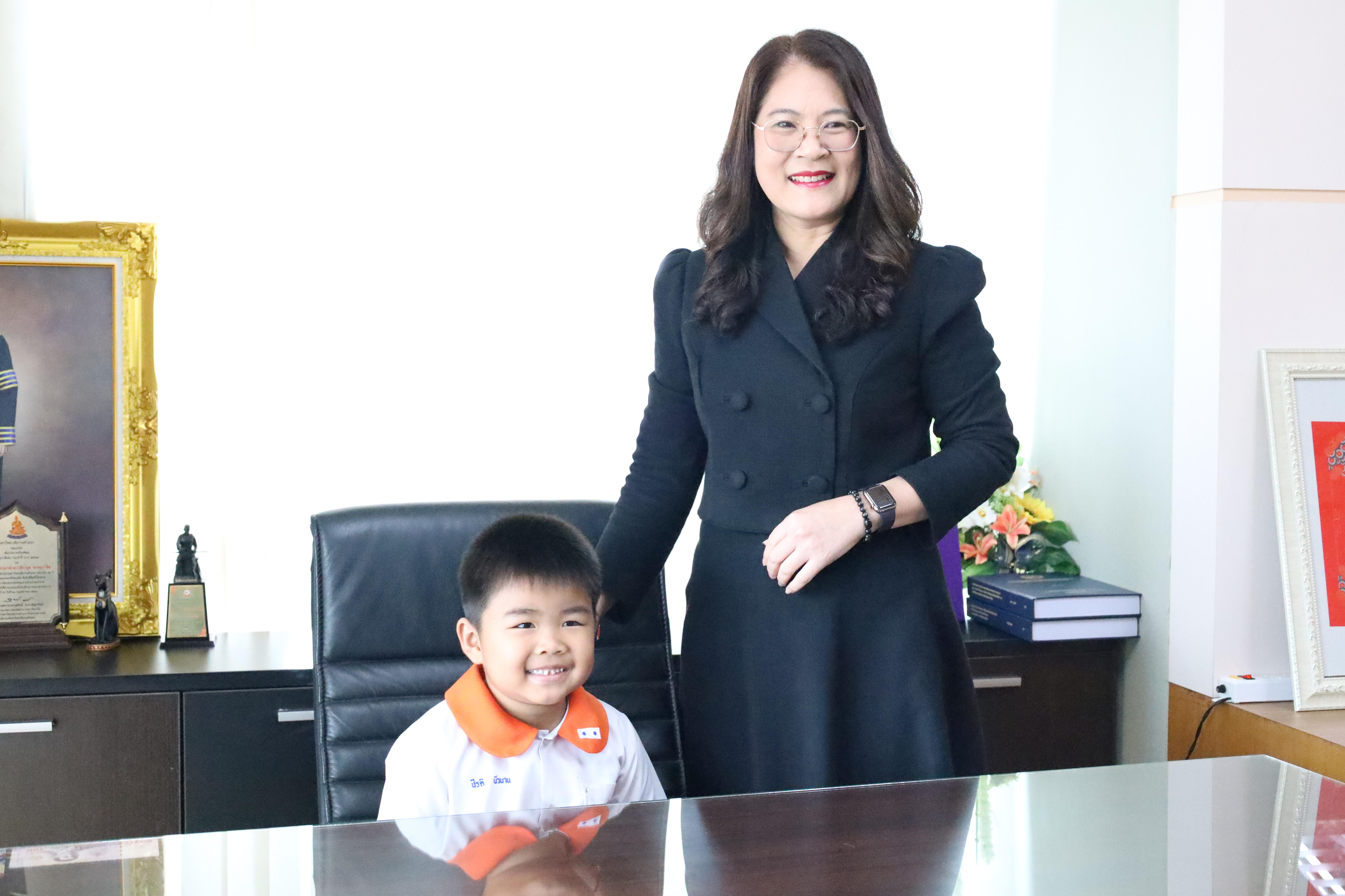 22. นักเรียนอนุบาลราชภัฏกำแพงเพชรเข้าพบอธิการบดี