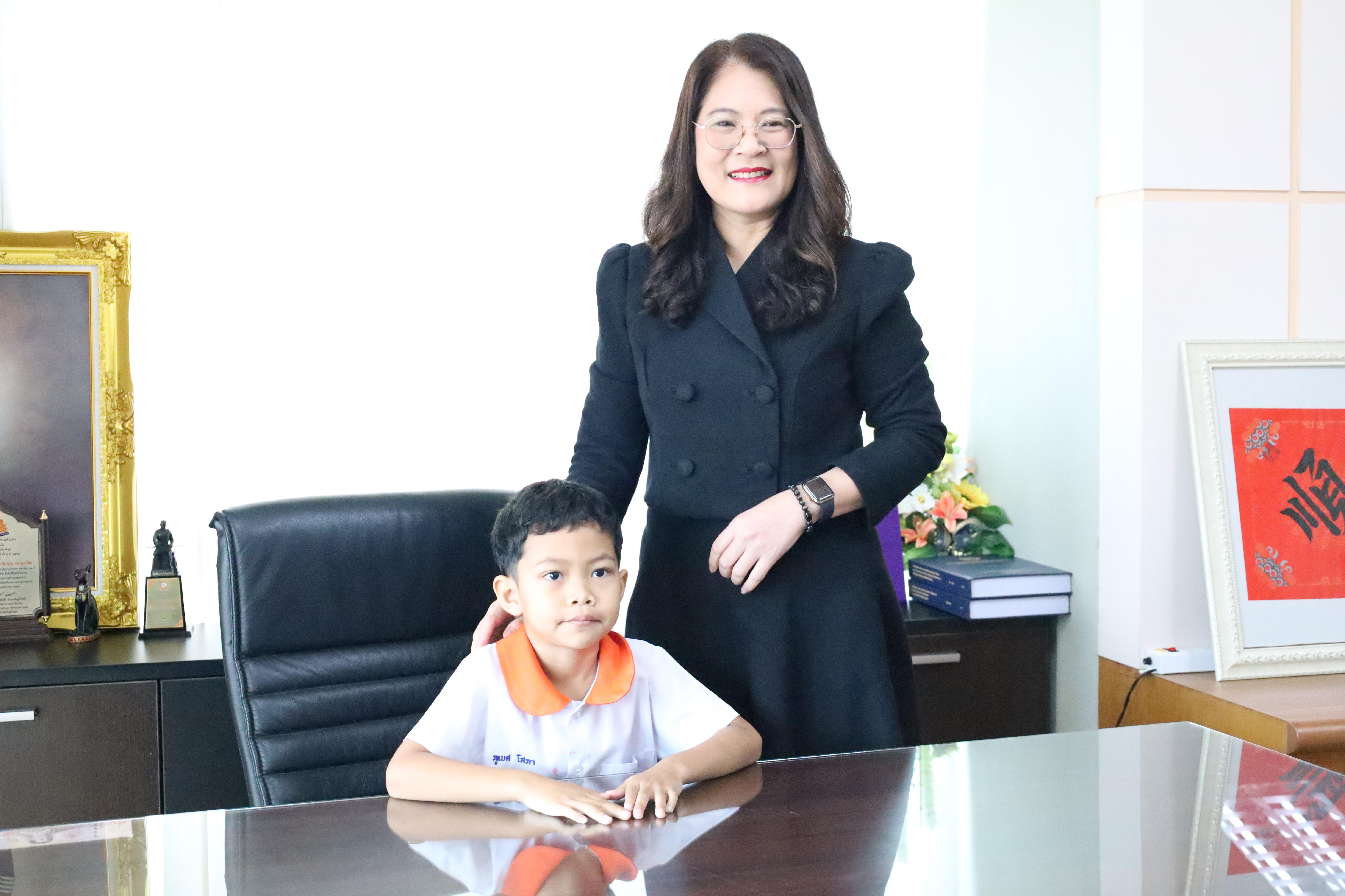 24. นักเรียนอนุบาลราชภัฏกำแพงเพชรเข้าพบอธิการบดี