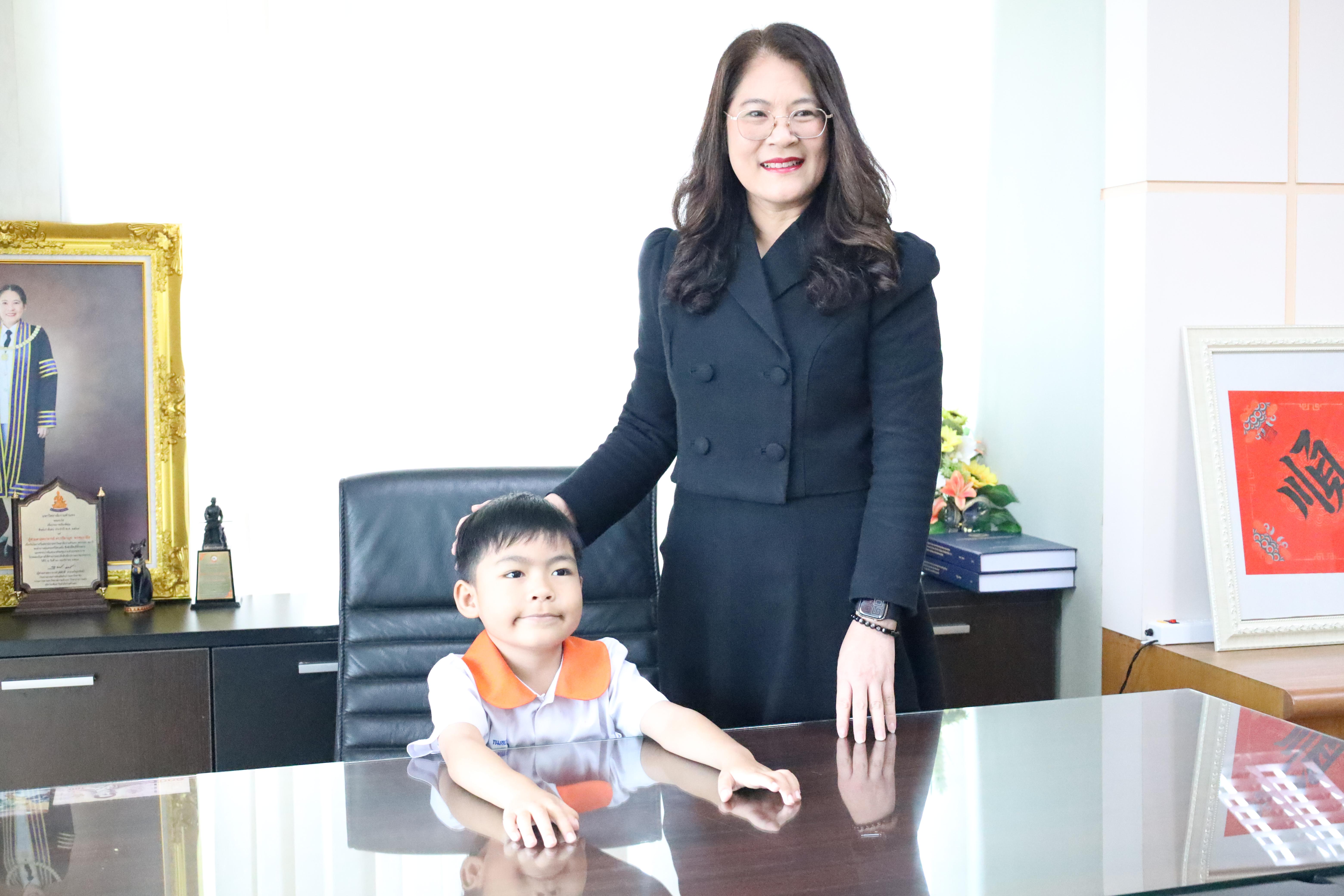 26. นักเรียนอนุบาลราชภัฏกำแพงเพชรเข้าพบอธิการบดี