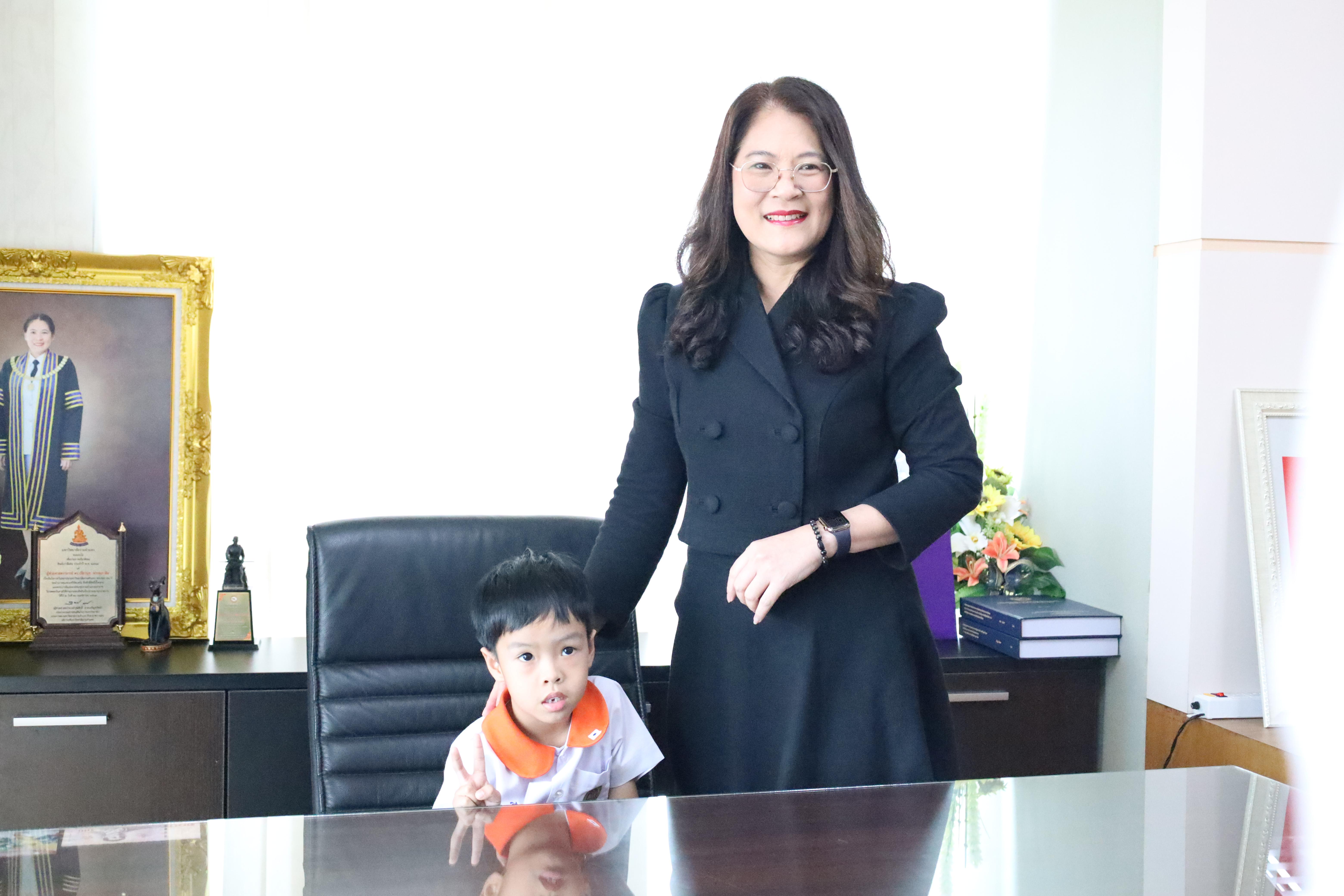 29. นักเรียนอนุบาลราชภัฏกำแพงเพชรเข้าพบอธิการบดี