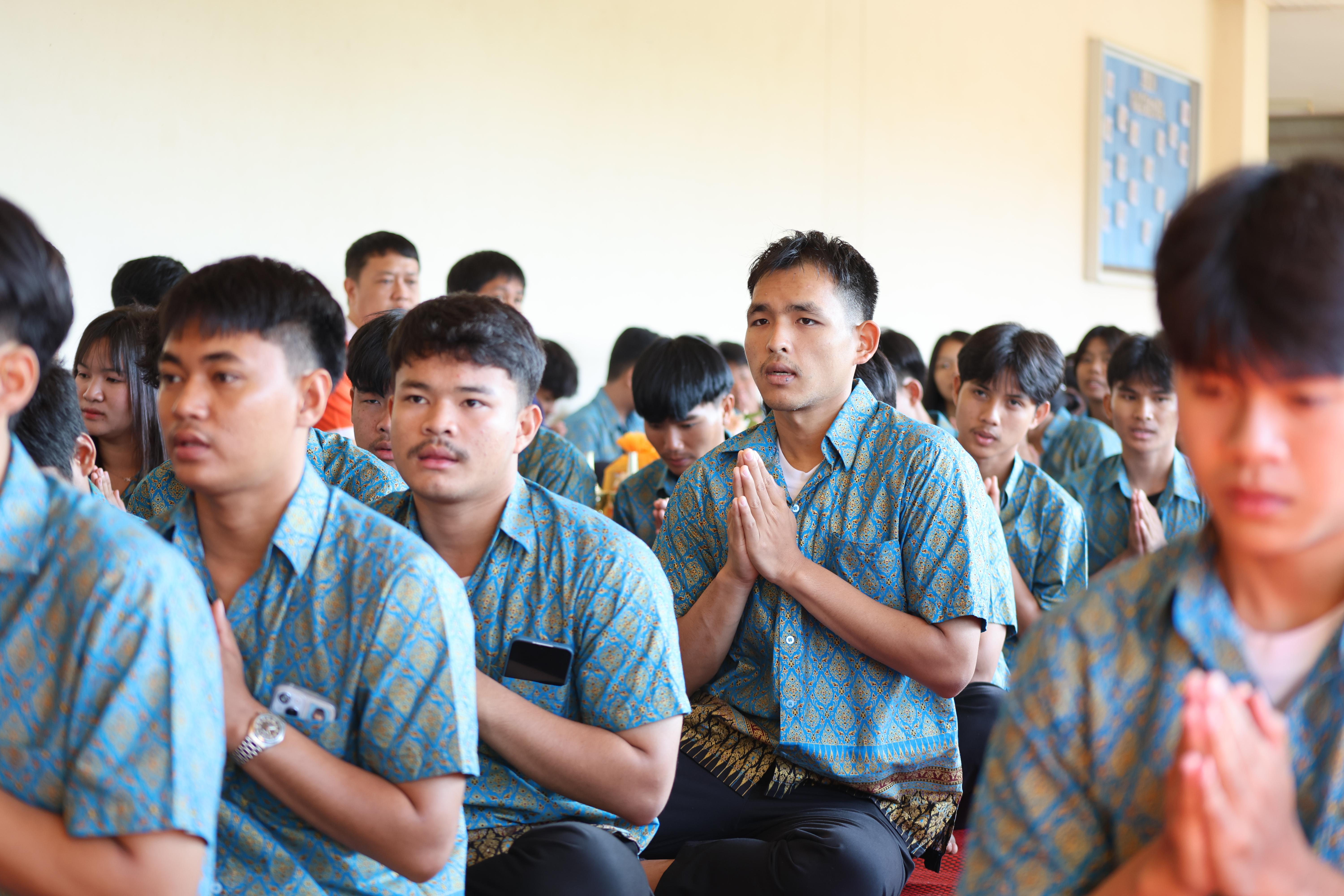 8. ทำบุญปีใหม่โปรแกรมวิชาพลศึกษา