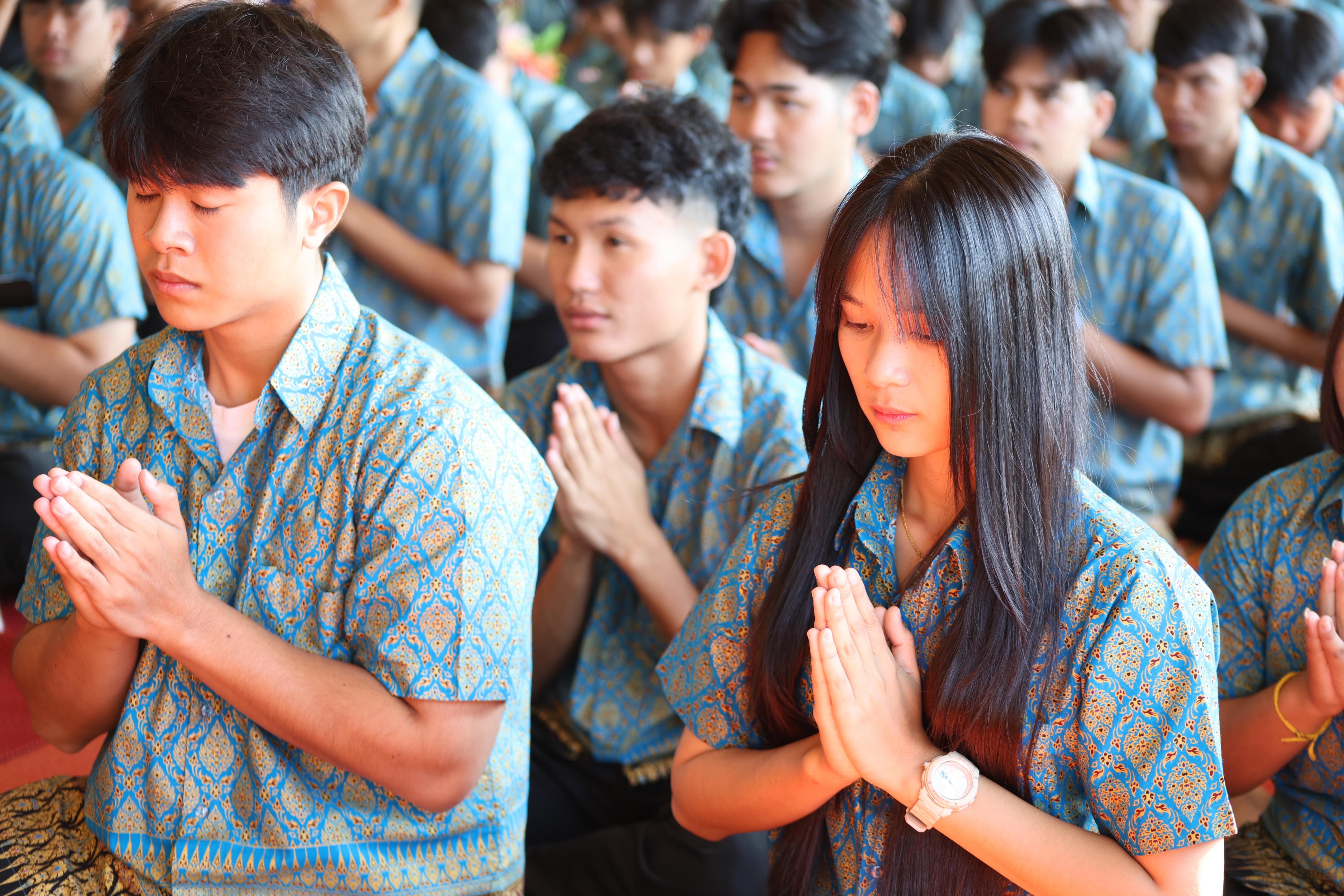 9. ทำบุญปีใหม่โปรแกรมวิชาพลศึกษา