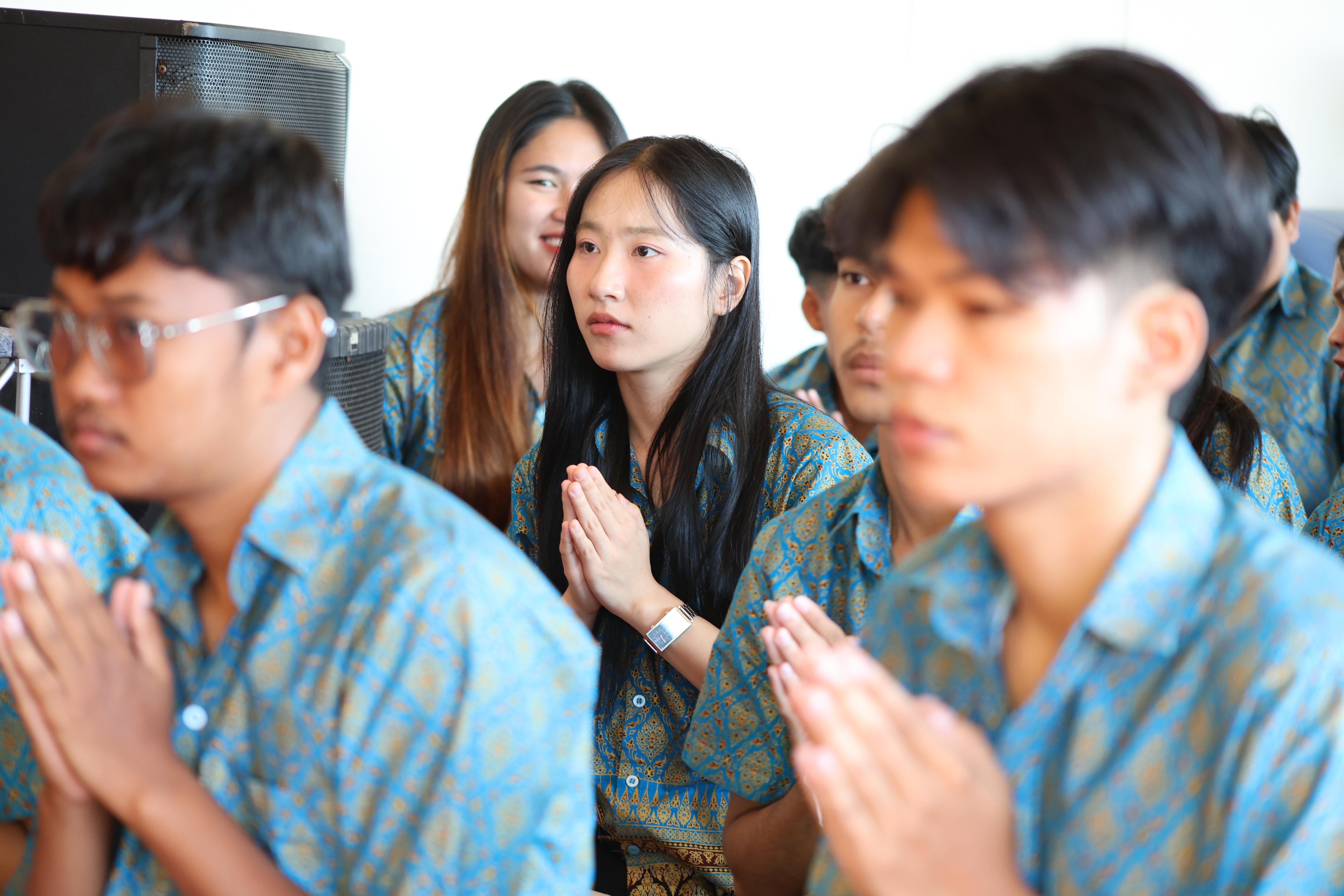 11. ทำบุญปีใหม่โปรแกรมวิชาพลศึกษา