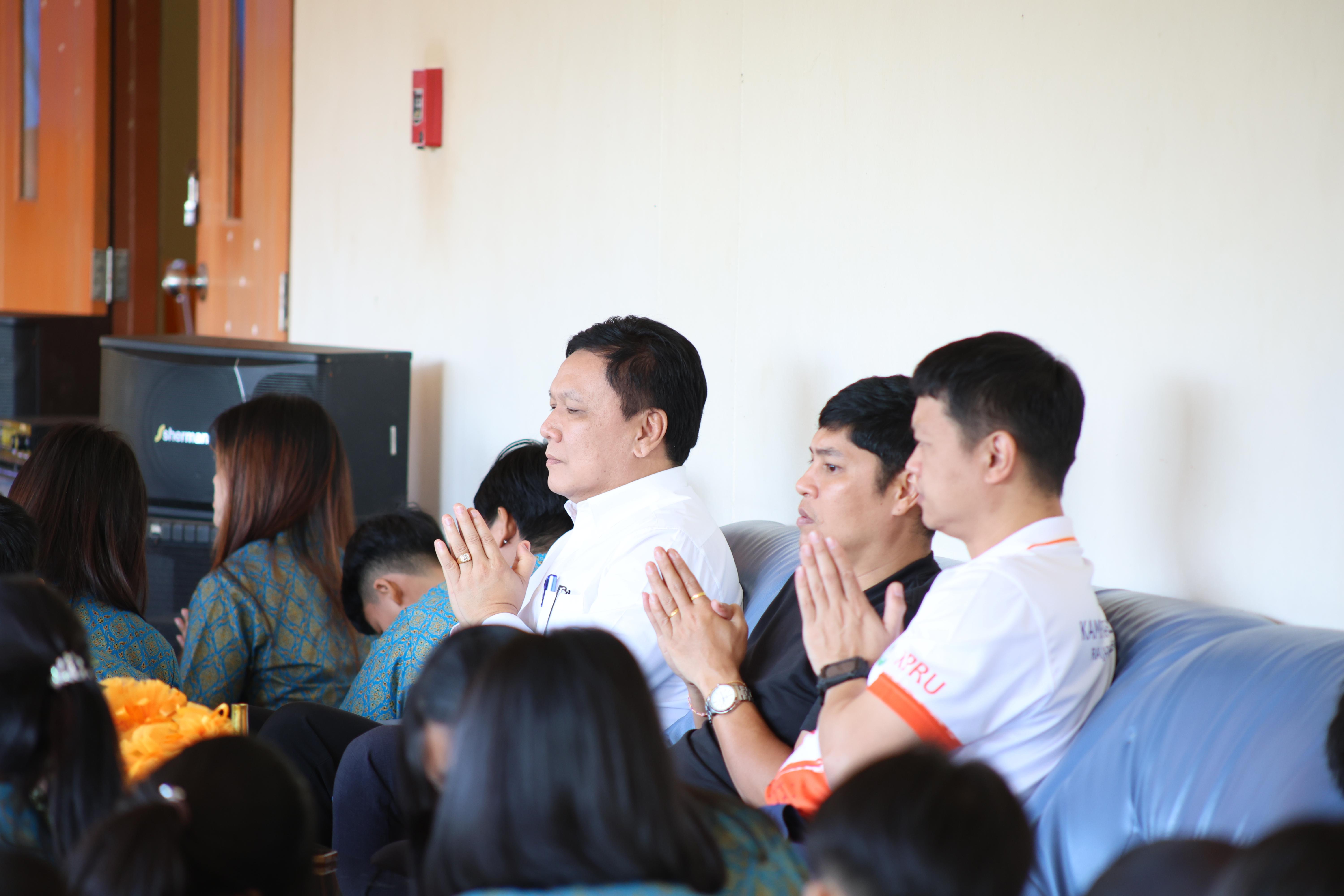 30. ทำบุญปีใหม่โปรแกรมวิชาพลศึกษา