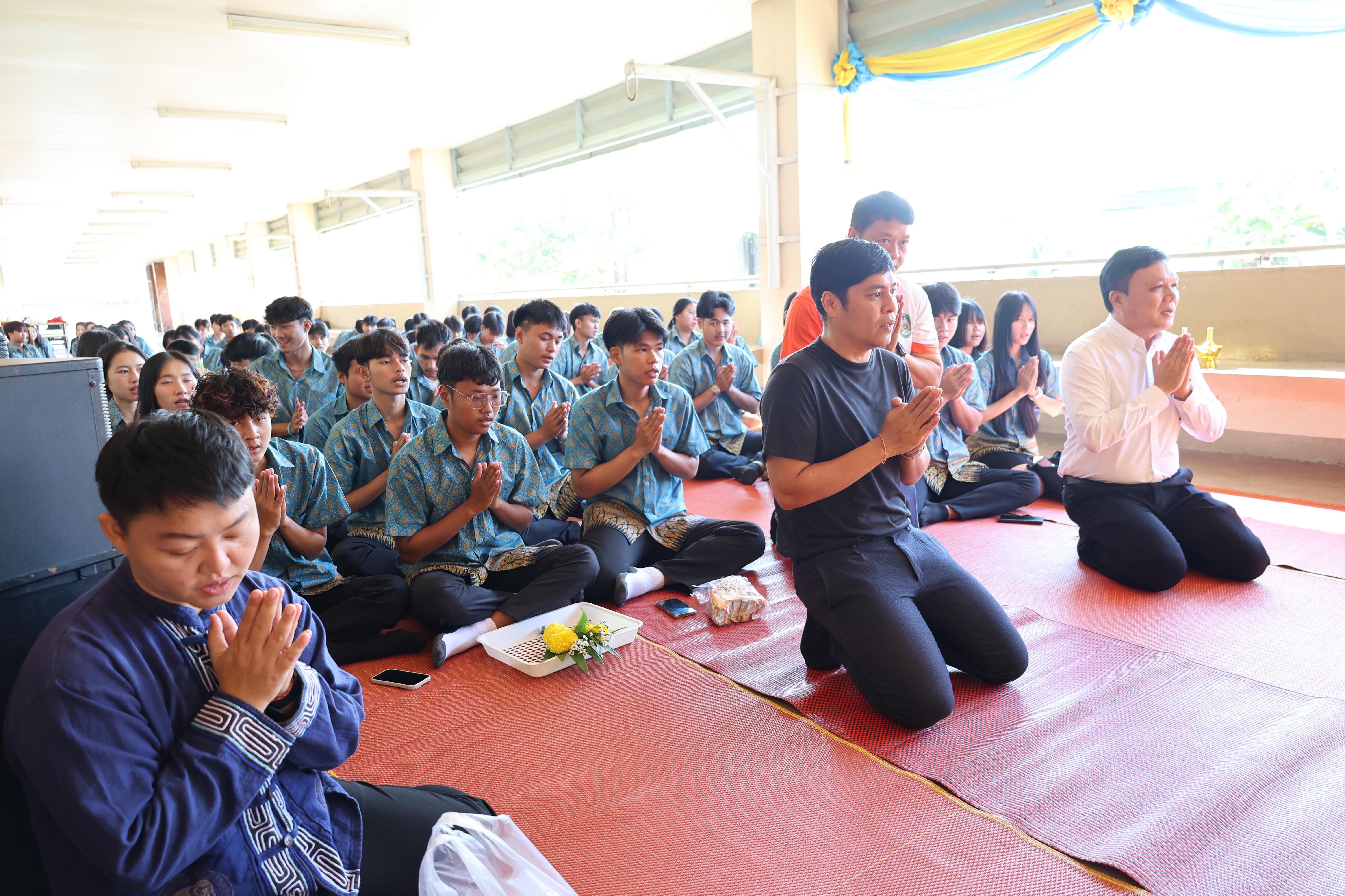 32. ทำบุญปีใหม่โปรแกรมวิชาพลศึกษา