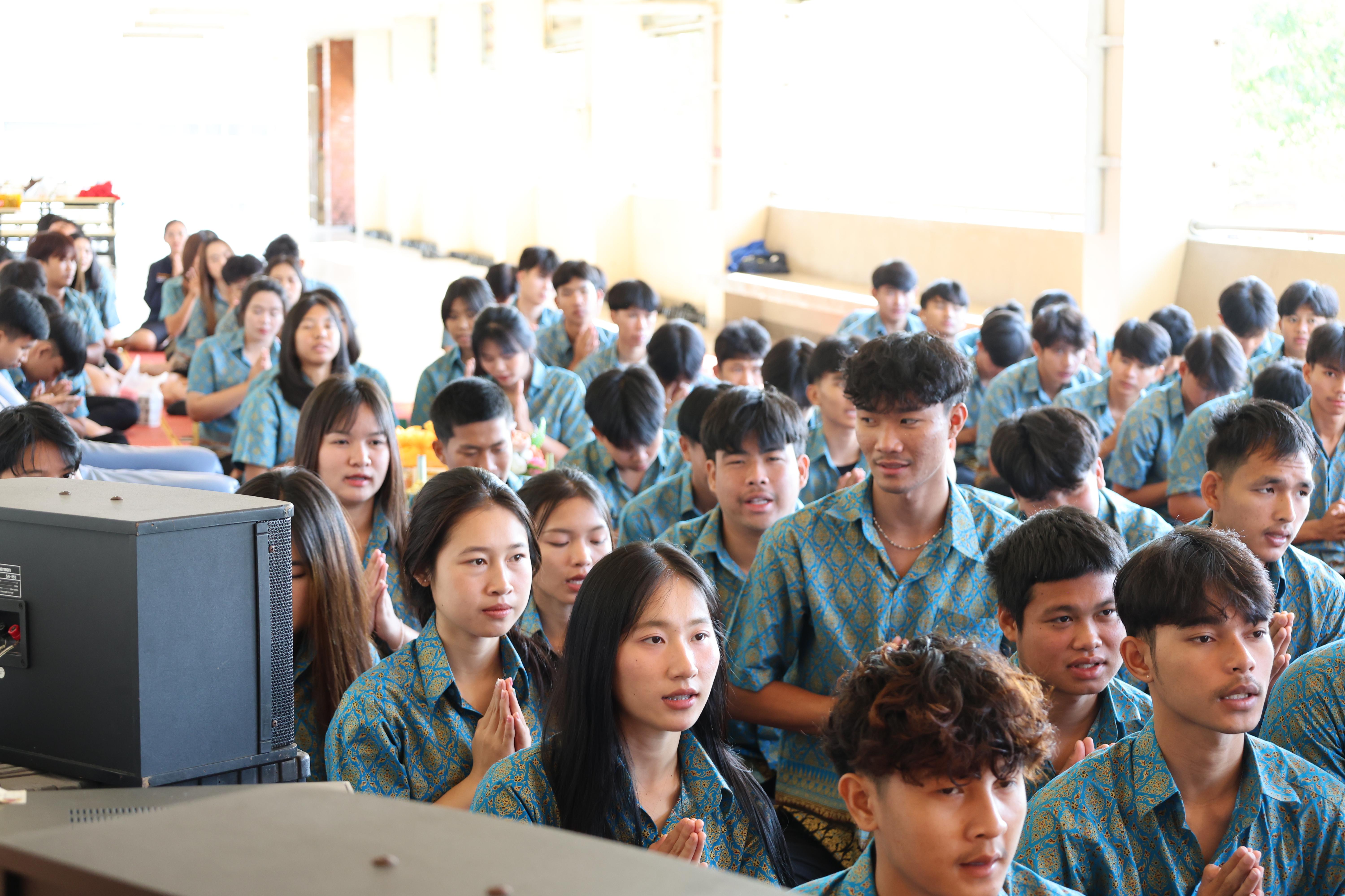 34. ทำบุญปีใหม่โปรแกรมวิชาพลศึกษา