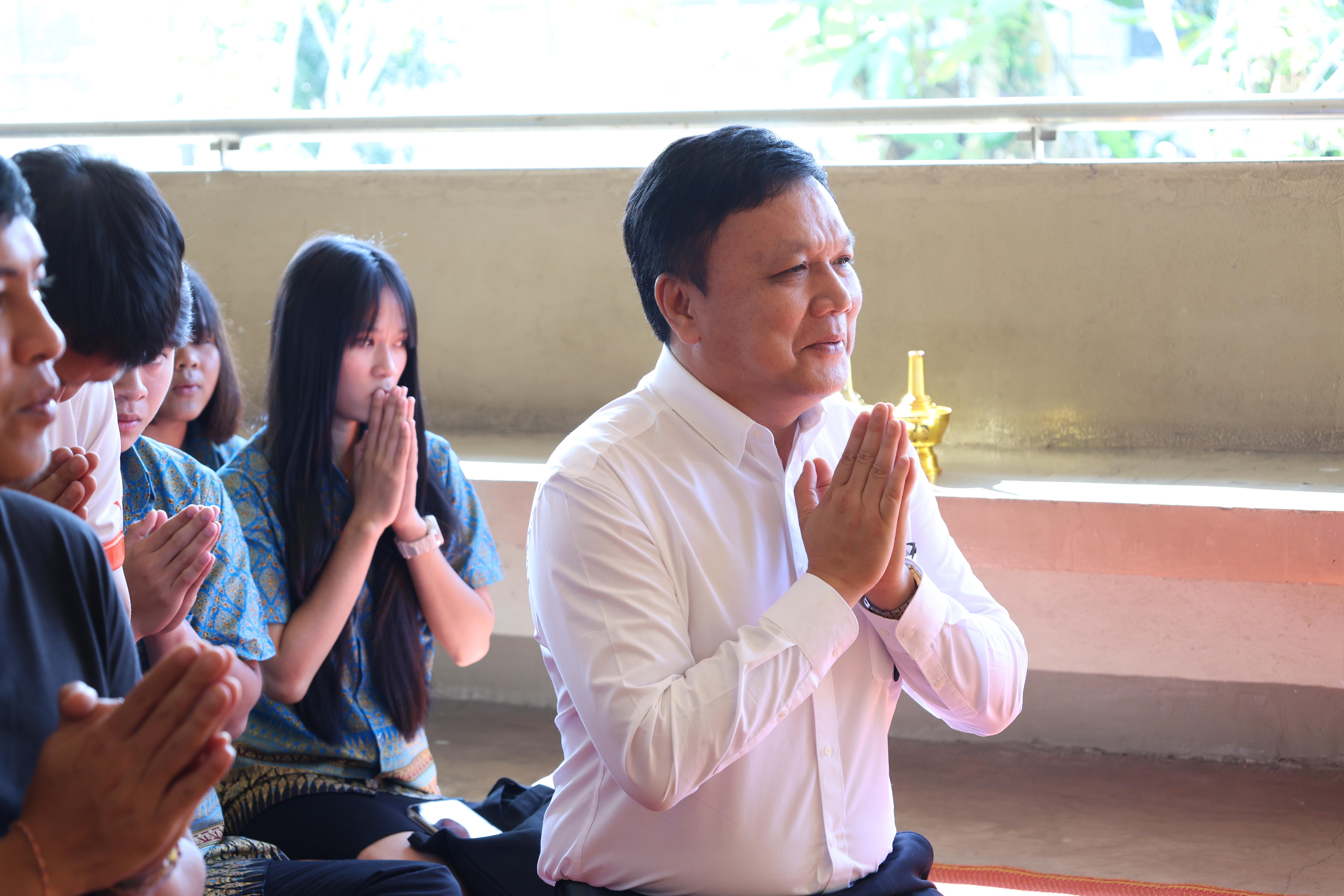 38. ทำบุญปีใหม่โปรแกรมวิชาพลศึกษา