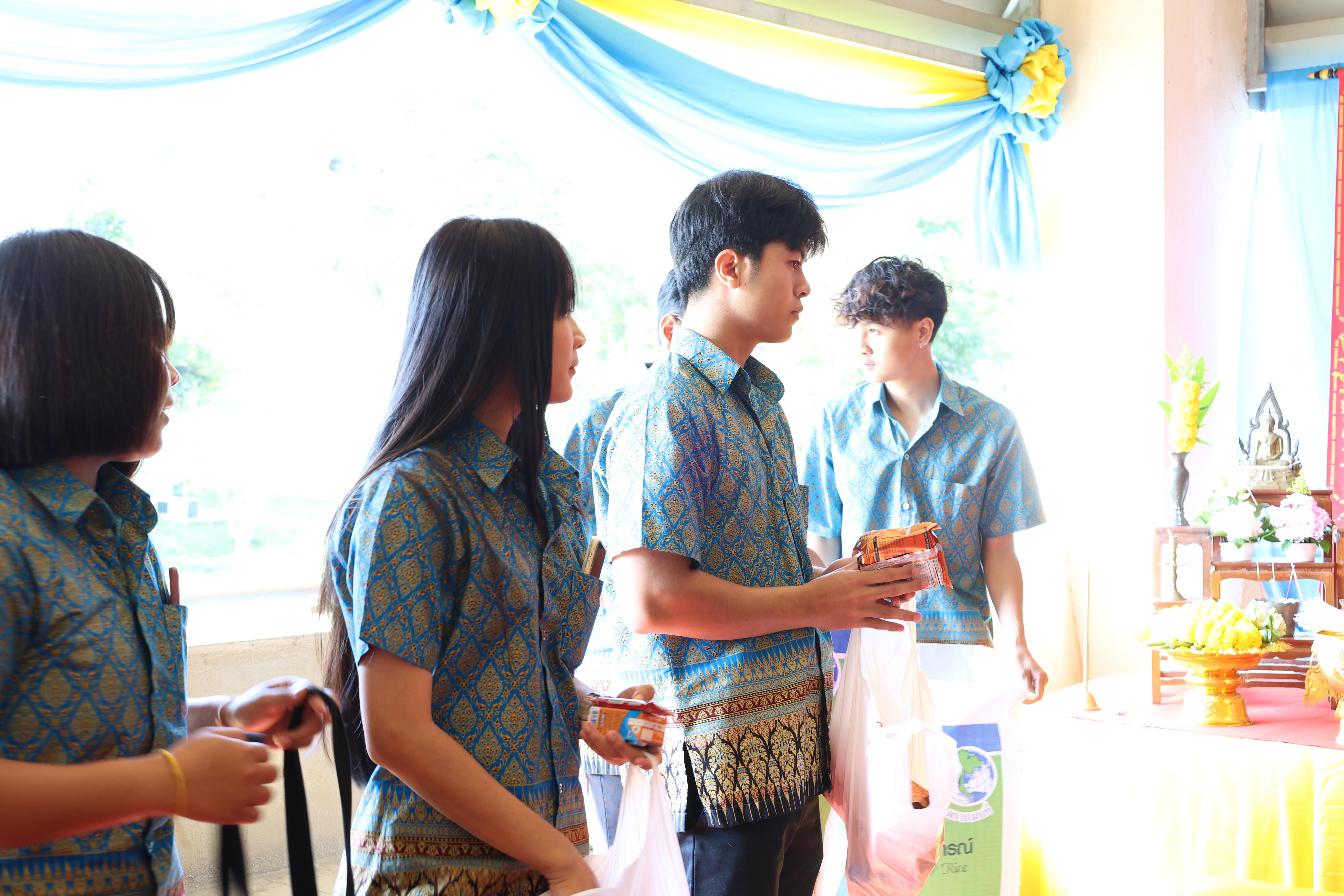 57. ทำบุญปีใหม่โปรแกรมวิชาพลศึกษา