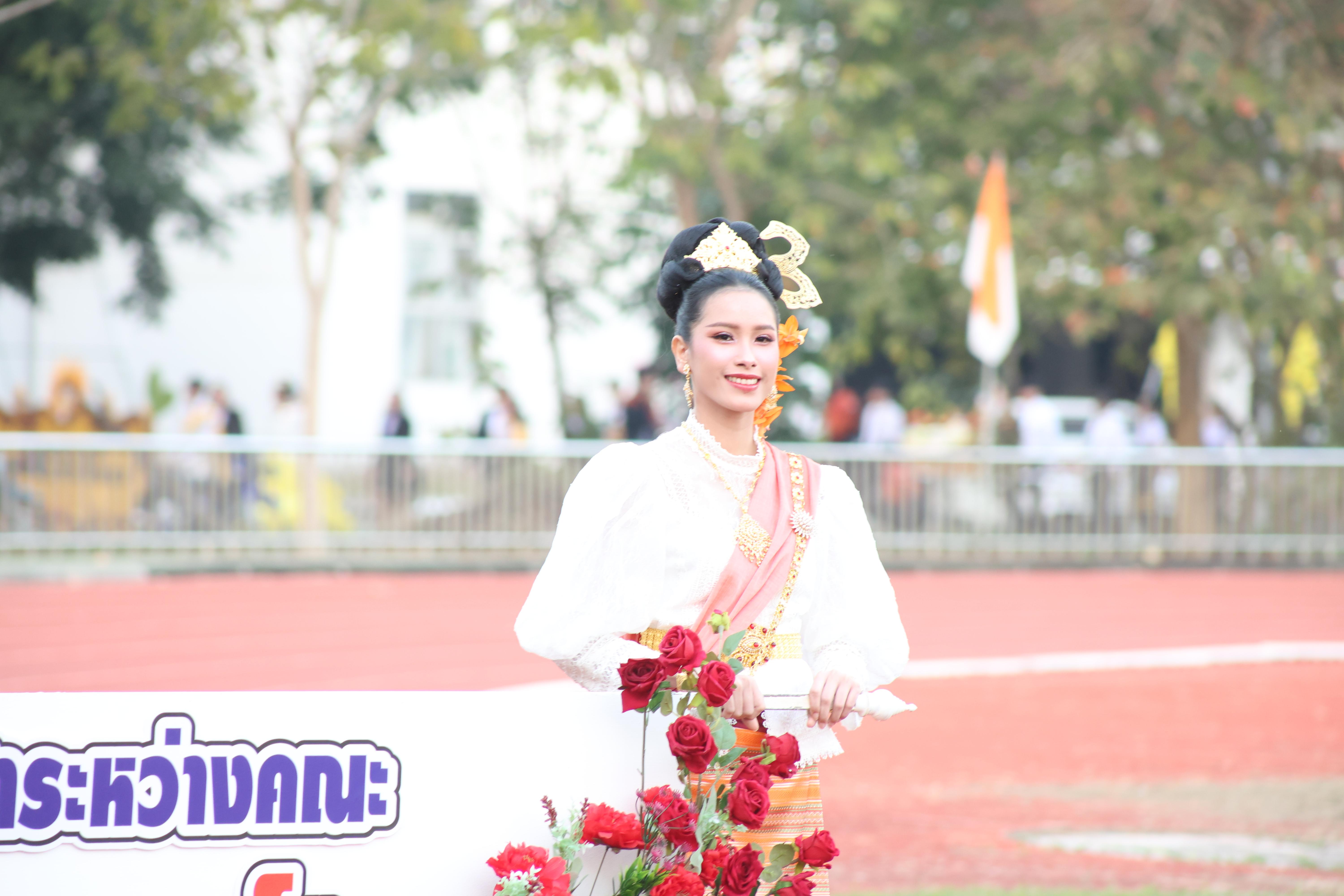 1. กีฬาปลาบึกเกมส์ University Identity of students Gen z