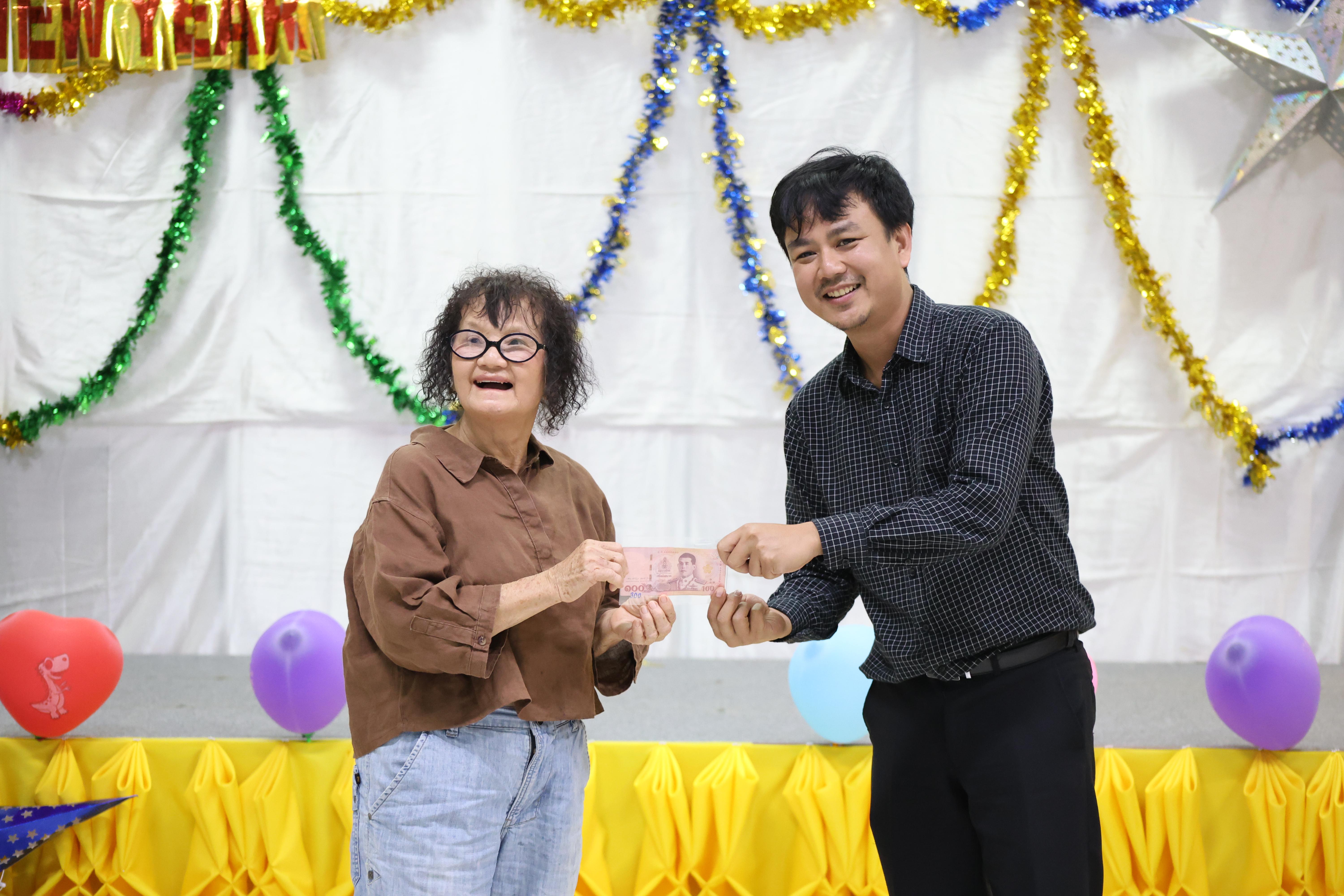 271. EDU สังสรรค์ปีใหม่ สวัสดีปีม้า