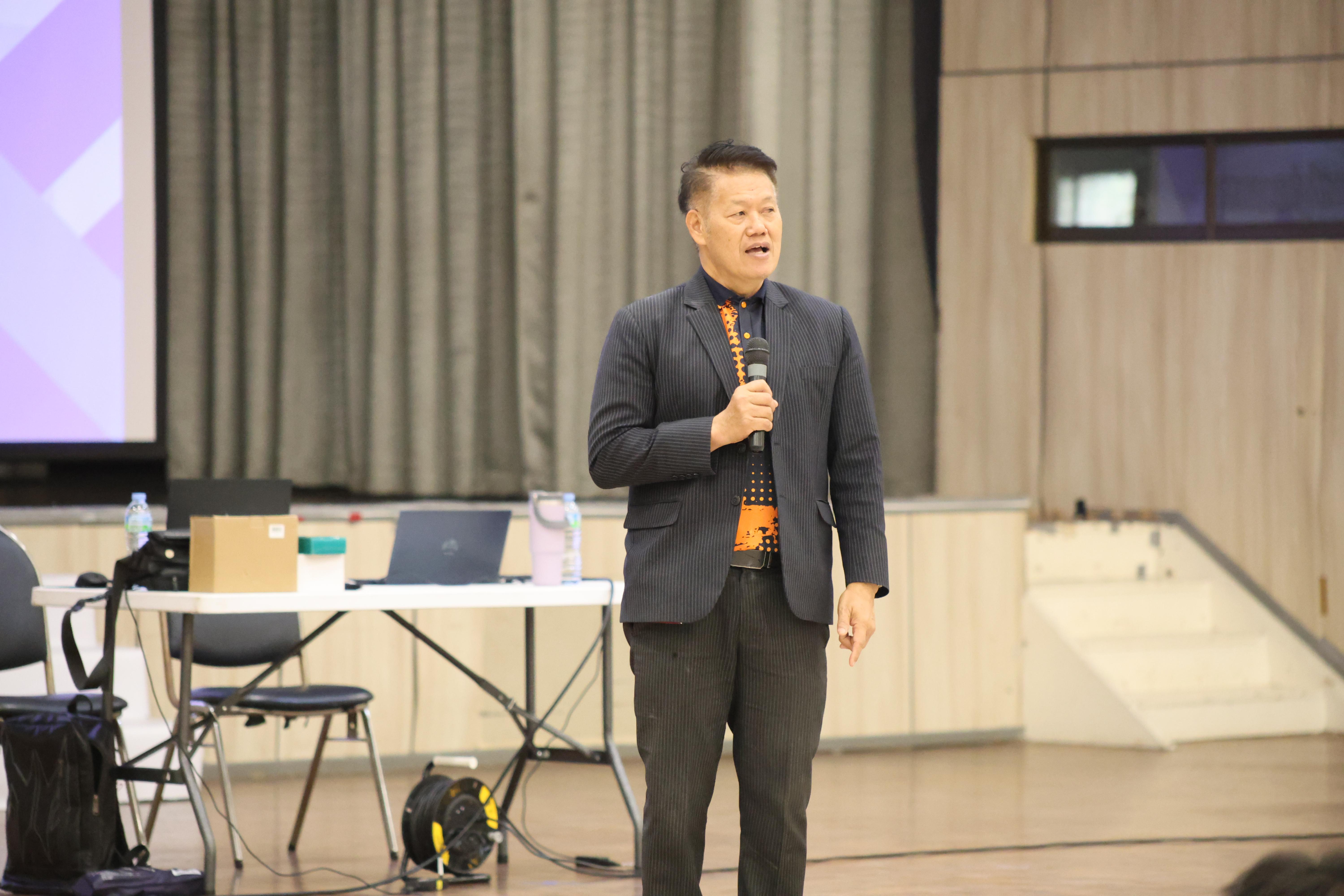 4. กิจกรรมอบรมสัมมนาเชิงปฏิบัติการ "ครูนักพัฒนา" ชั้นปีที่ 2