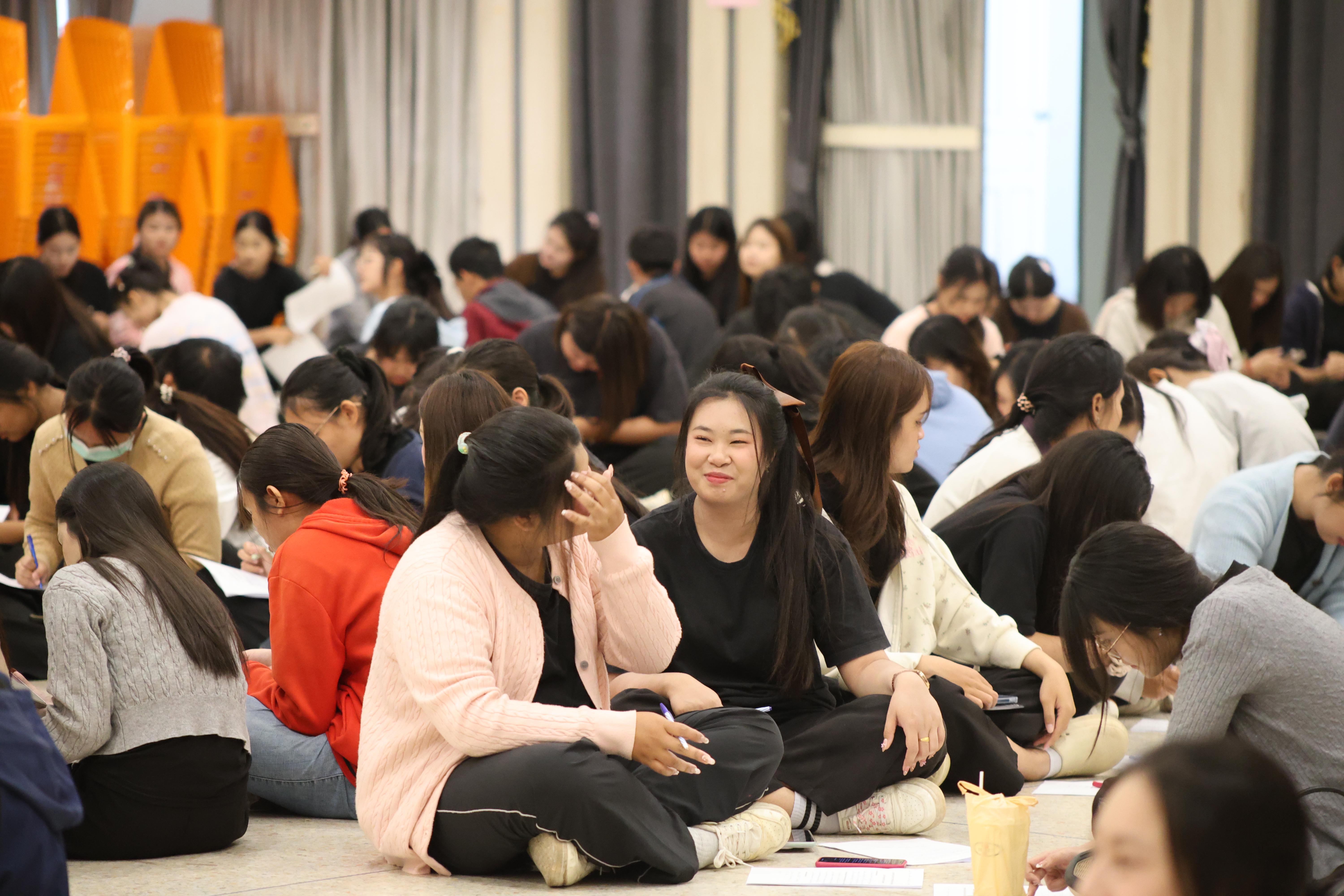 10. กิจกรรมอบรมสัมมนาเชิงปฏิบัติการ "ครูนักพัฒนา" ชั้นปีที่ 2