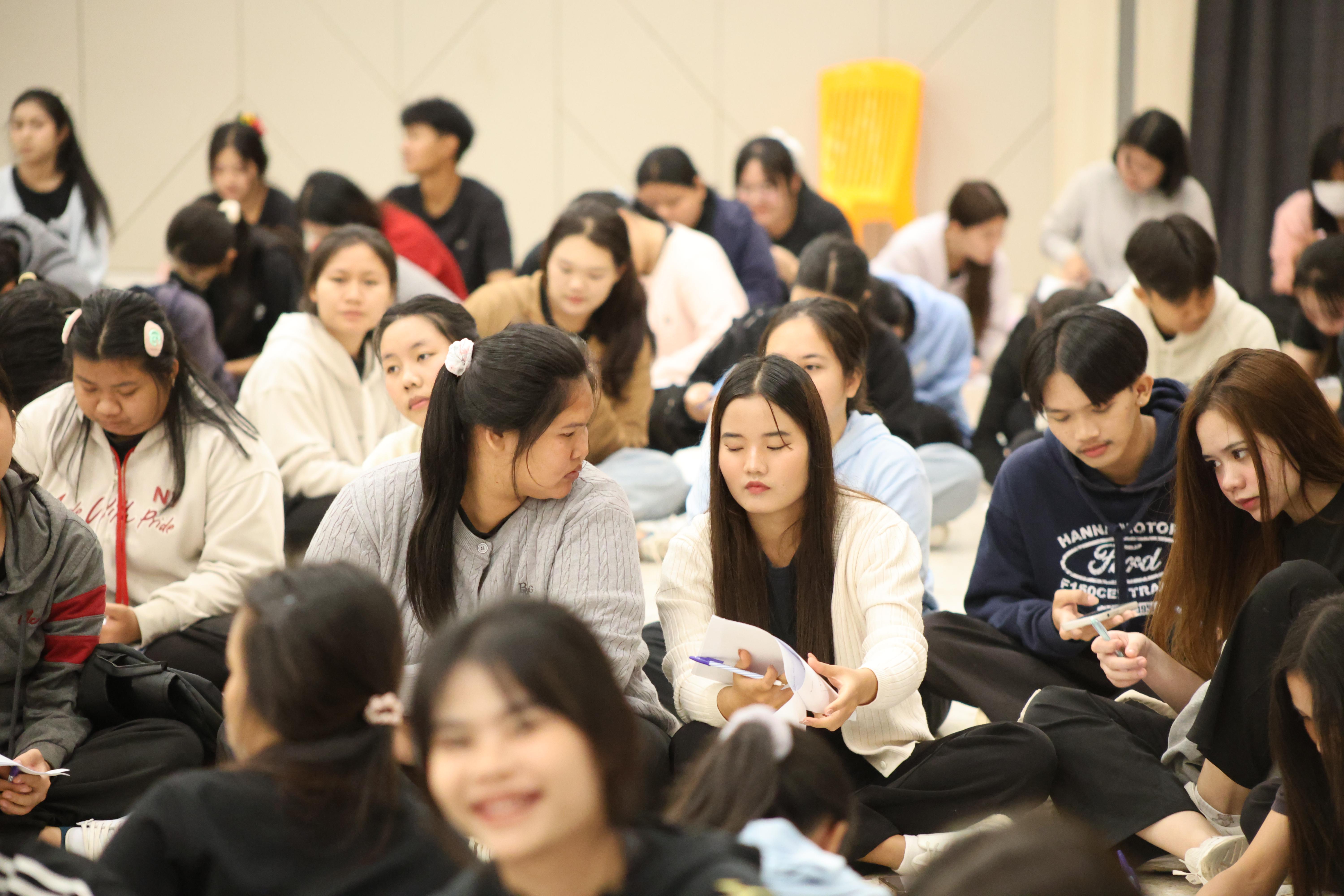 11. กิจกรรมอบรมสัมมนาเชิงปฏิบัติการ "ครูนักพัฒนา" ชั้นปีที่ 2