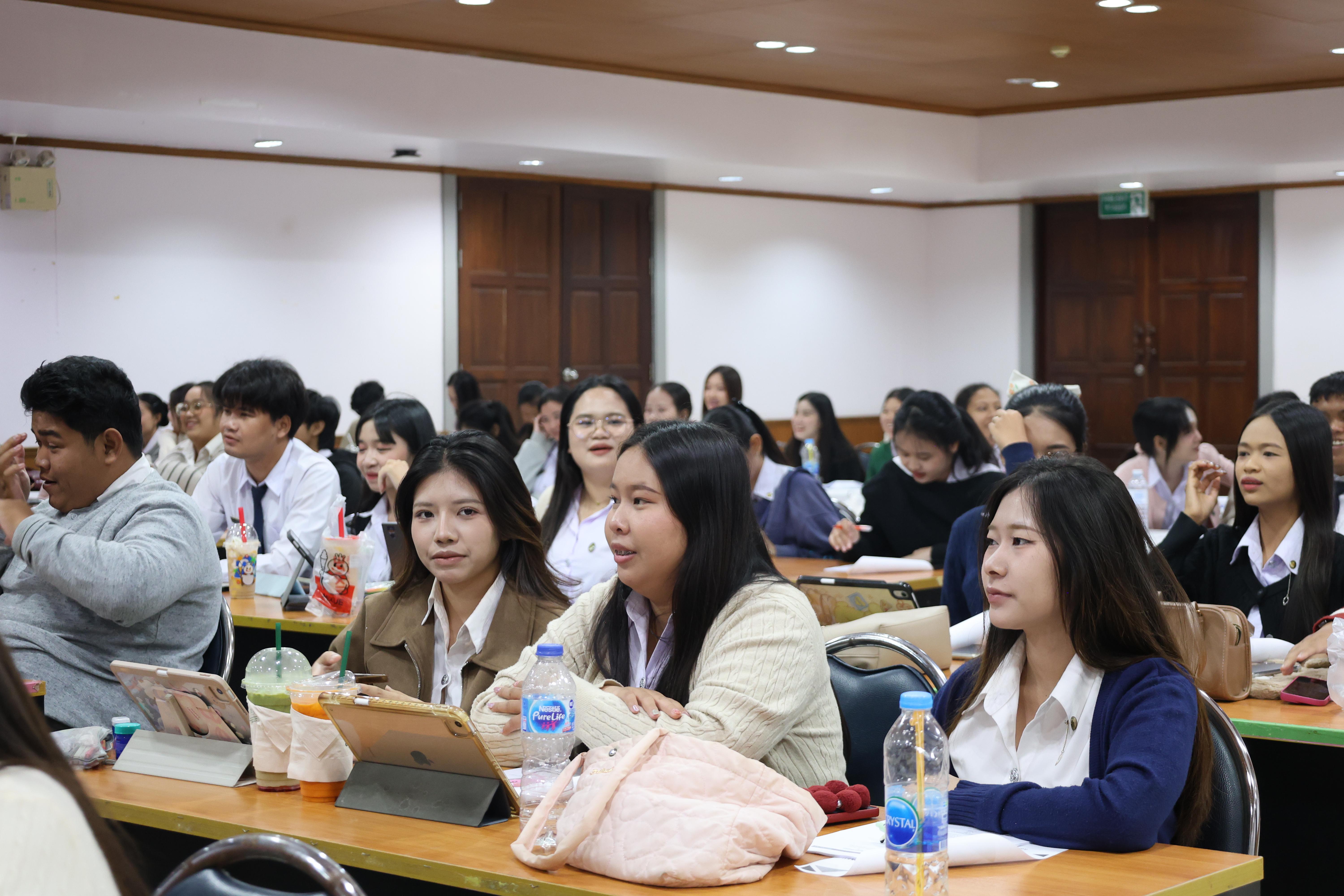 56. กิจกรรมอบรมสัมมนาเชิงปฏิบัติการพัฒนาทักษะนักศึกษาตามฐานสมรรถนะชั้นปีที่ 3 "ครูนักภาษา"