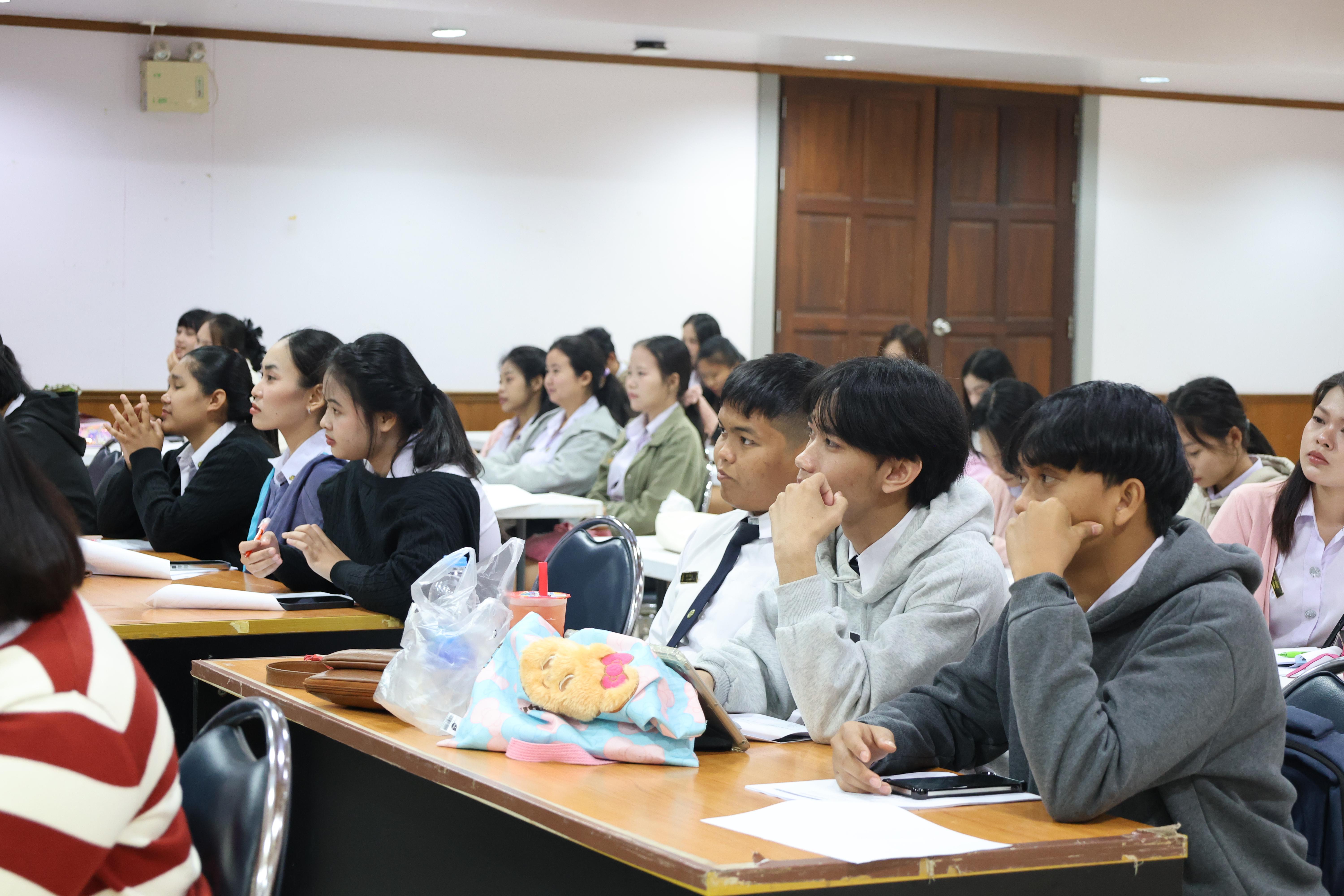 66. กิจกรรมอบรมสัมมนาเชิงปฏิบัติการพัฒนาทักษะนักศึกษาตามฐานสมรรถนะชั้นปีที่ 3 "ครูนักภาษา"