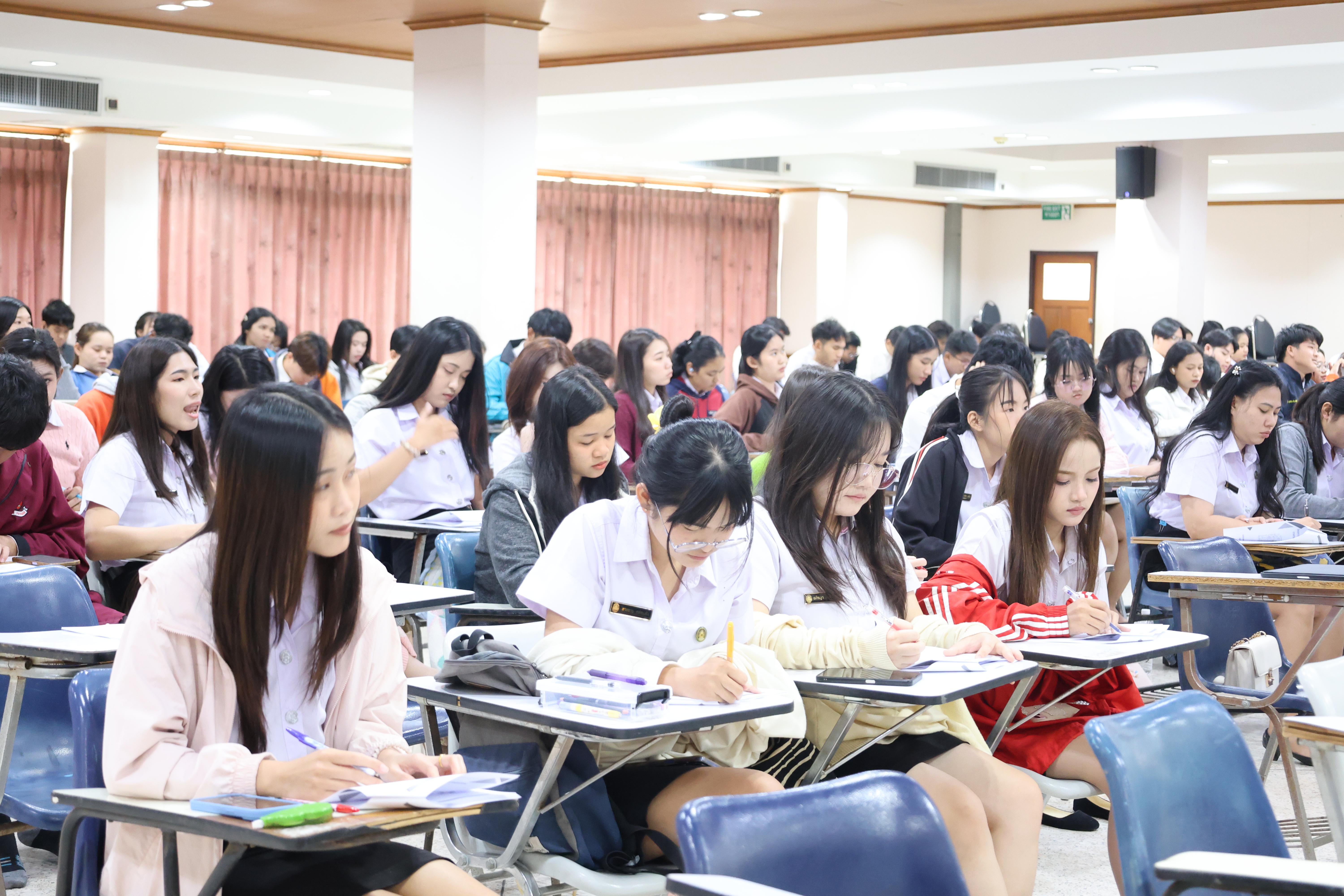 69. กิจกรรมอบรมสัมมนาเชิงปฏิบัติการพัฒนาทักษะนักศึกษาตามฐานสมรรถนะชั้นปีที่ 3 "ครูนักภาษา"