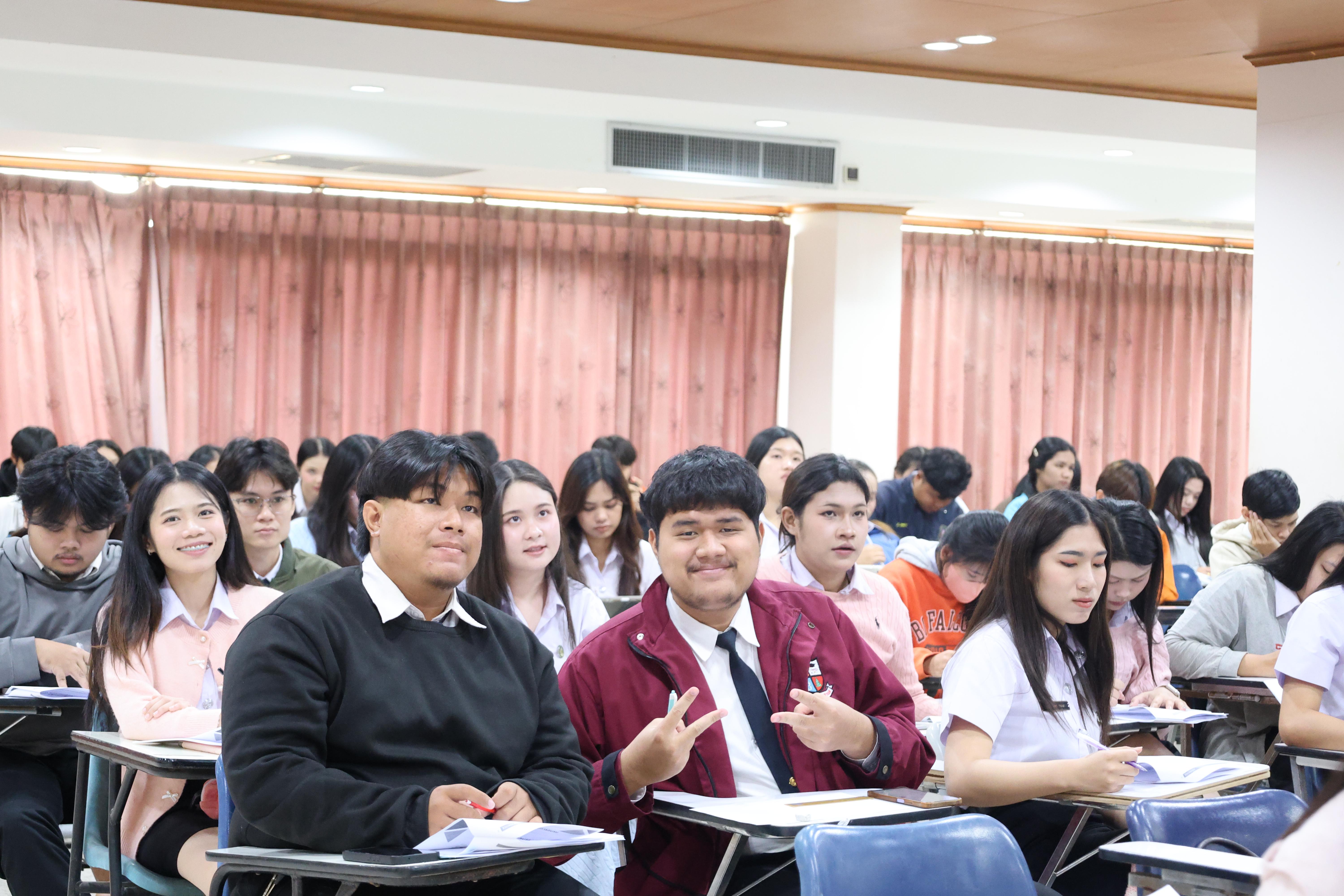 70. กิจกรรมอบรมสัมมนาเชิงปฏิบัติการพัฒนาทักษะนักศึกษาตามฐานสมรรถนะชั้นปีที่ 3 "ครูนักภาษา"