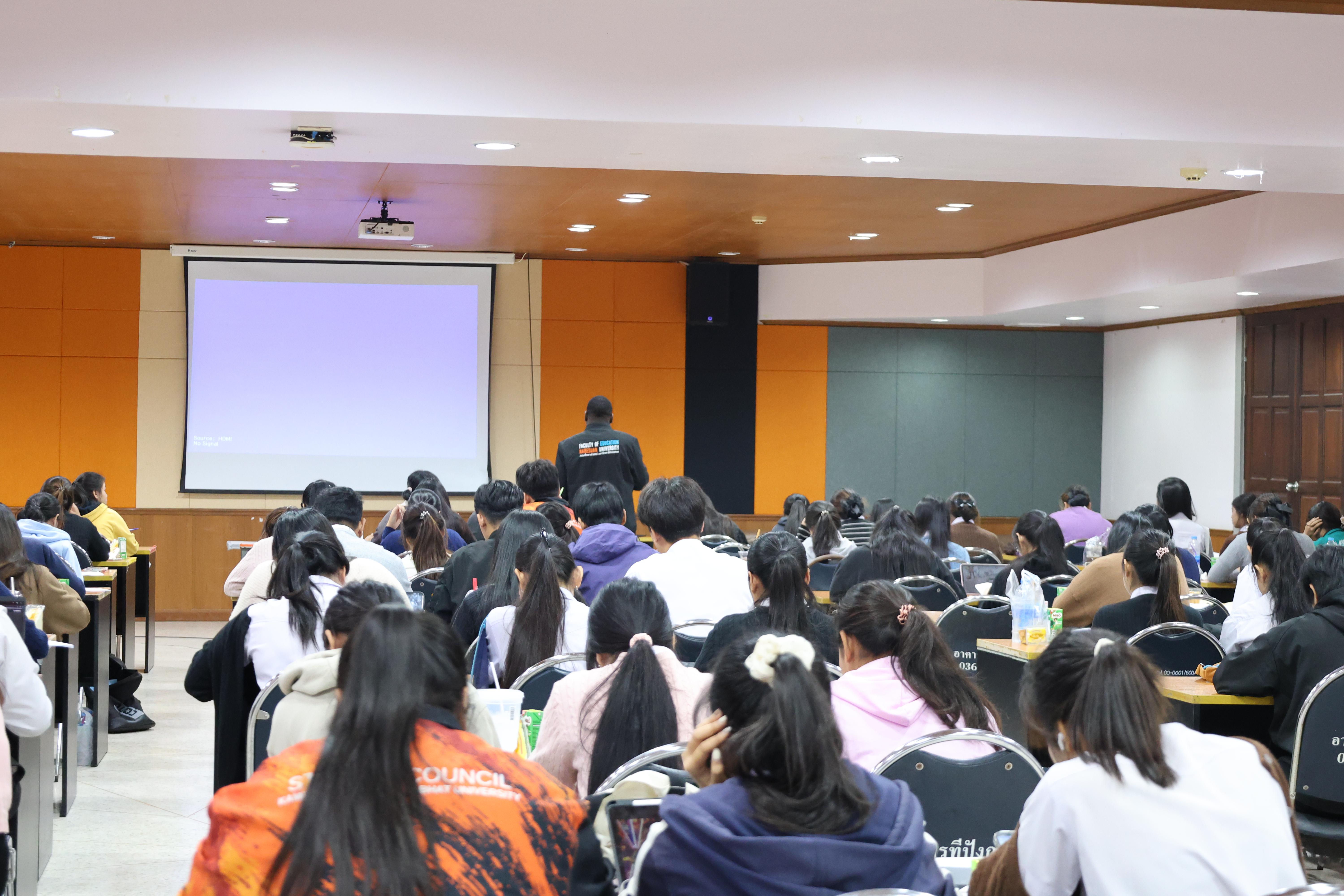 120. กิจกรรมอบรมสัมมนาเชิงปฏิบัติการพัฒนาทักษะนักศึกษาตามฐานสมรรถนะชั้นปีที่ 3 "ครูนักภาษา"