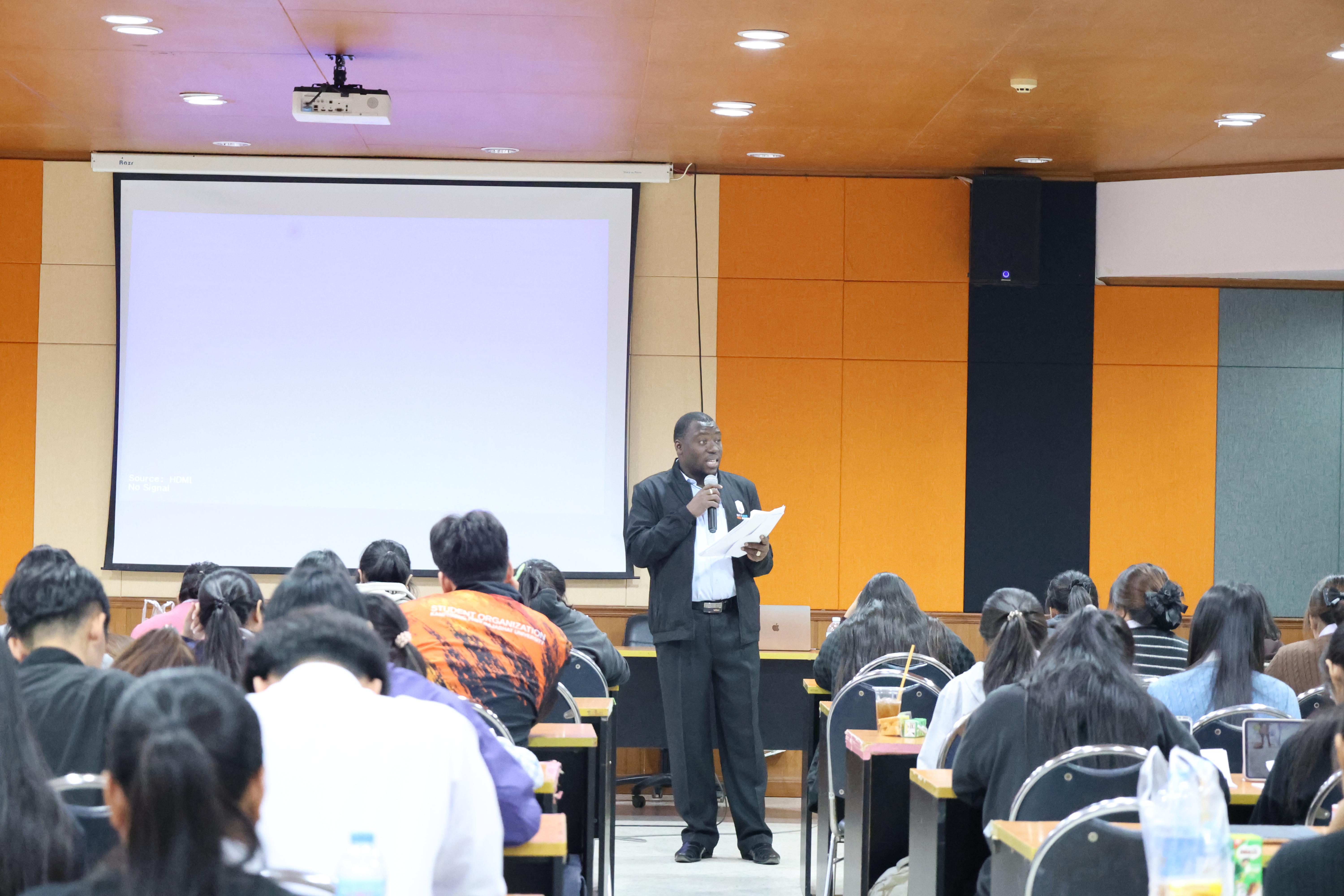 121. กิจกรรมอบรมสัมมนาเชิงปฏิบัติการพัฒนาทักษะนักศึกษาตามฐานสมรรถนะชั้นปีที่ 3 "ครูนักภาษา"