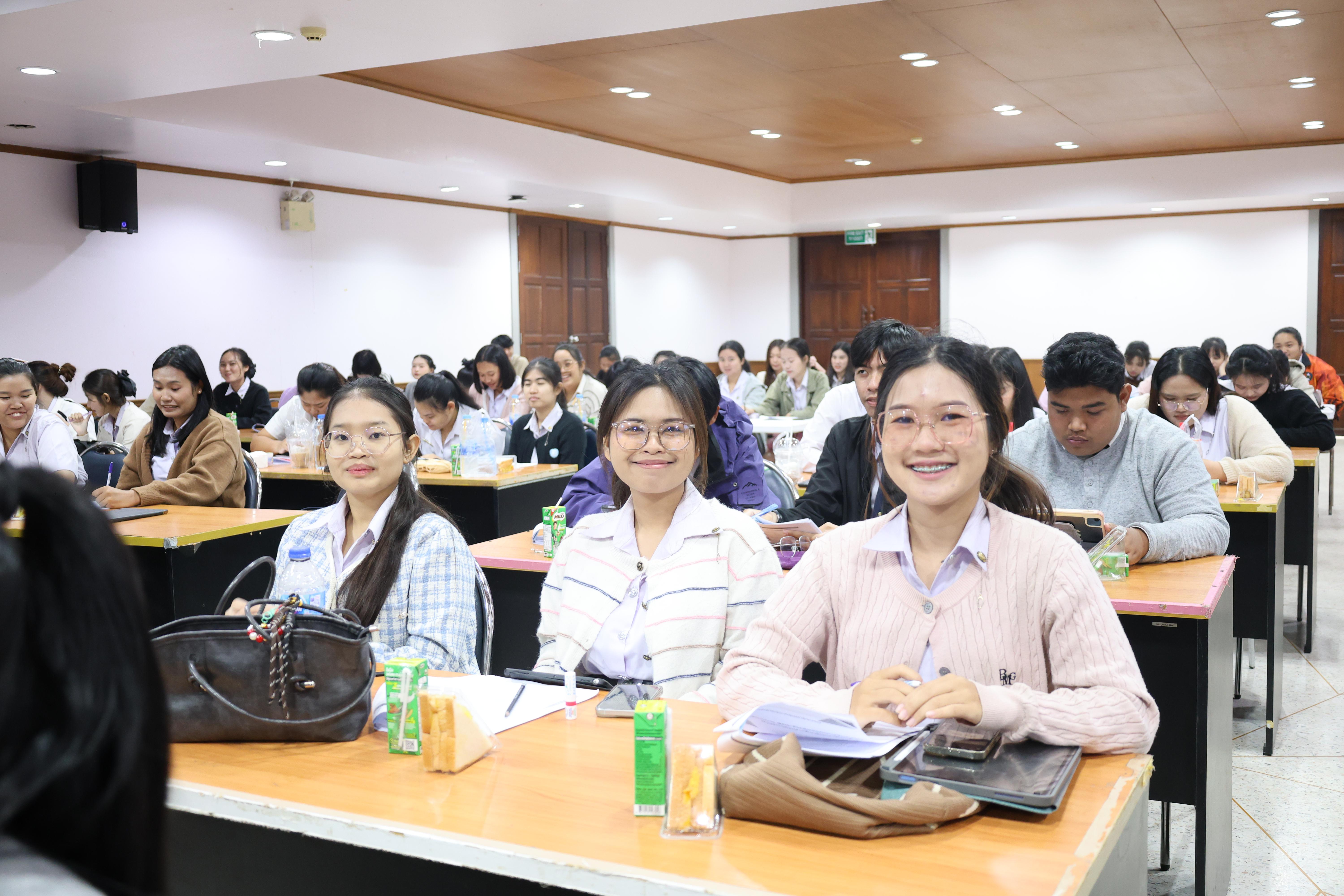 134. กิจกรรมอบรมสัมมนาเชิงปฏิบัติการพัฒนาทักษะนักศึกษาตามฐานสมรรถนะชั้นปีที่ 3 "ครูนักภาษา"