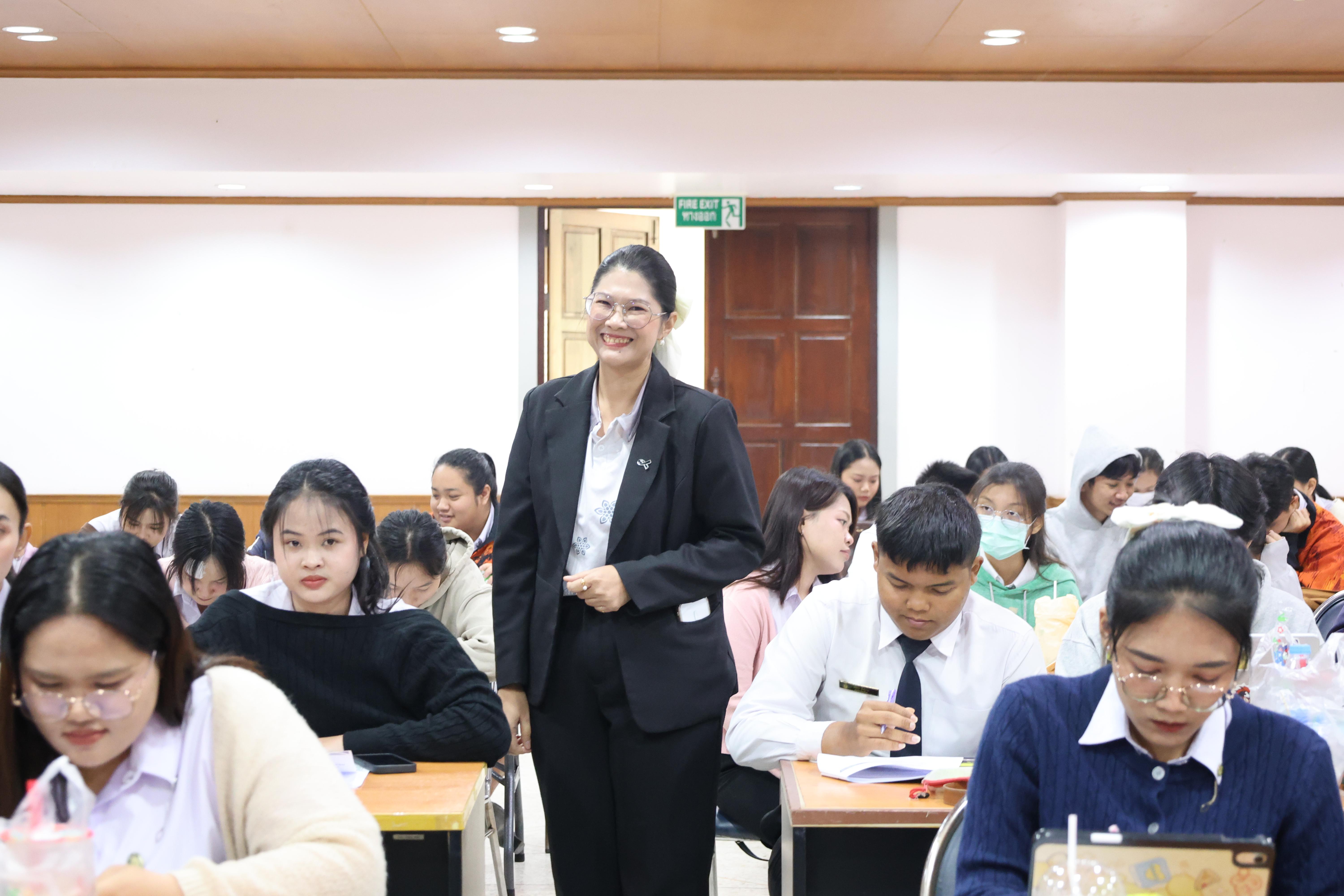 138. กิจกรรมอบรมสัมมนาเชิงปฏิบัติการพัฒนาทักษะนักศึกษาตามฐานสมรรถนะชั้นปีที่ 3 "ครูนักภาษา"