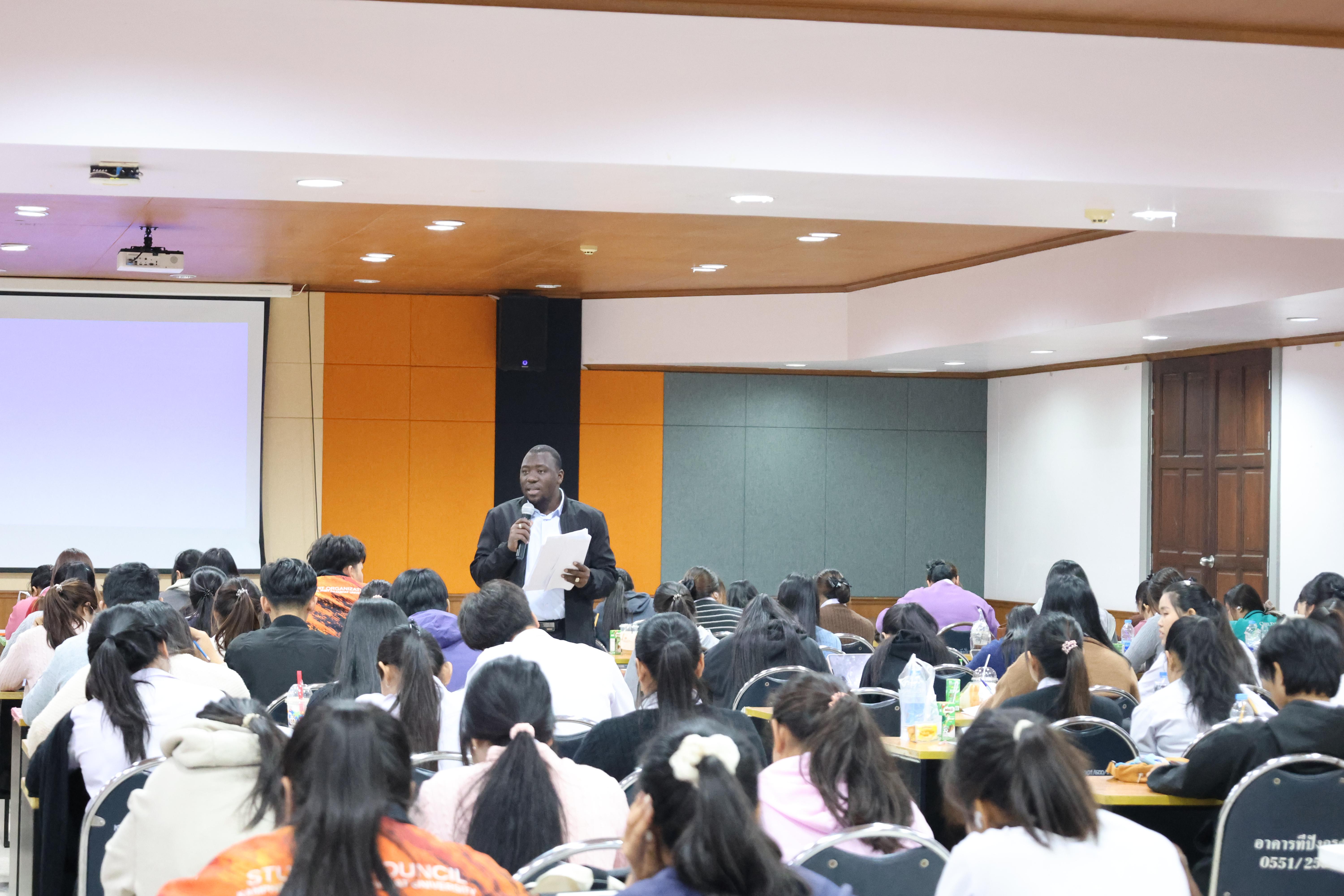 139. กิจกรรมอบรมสัมมนาเชิงปฏิบัติการพัฒนาทักษะนักศึกษาตามฐานสมรรถนะชั้นปีที่ 3 "ครูนักภาษา"