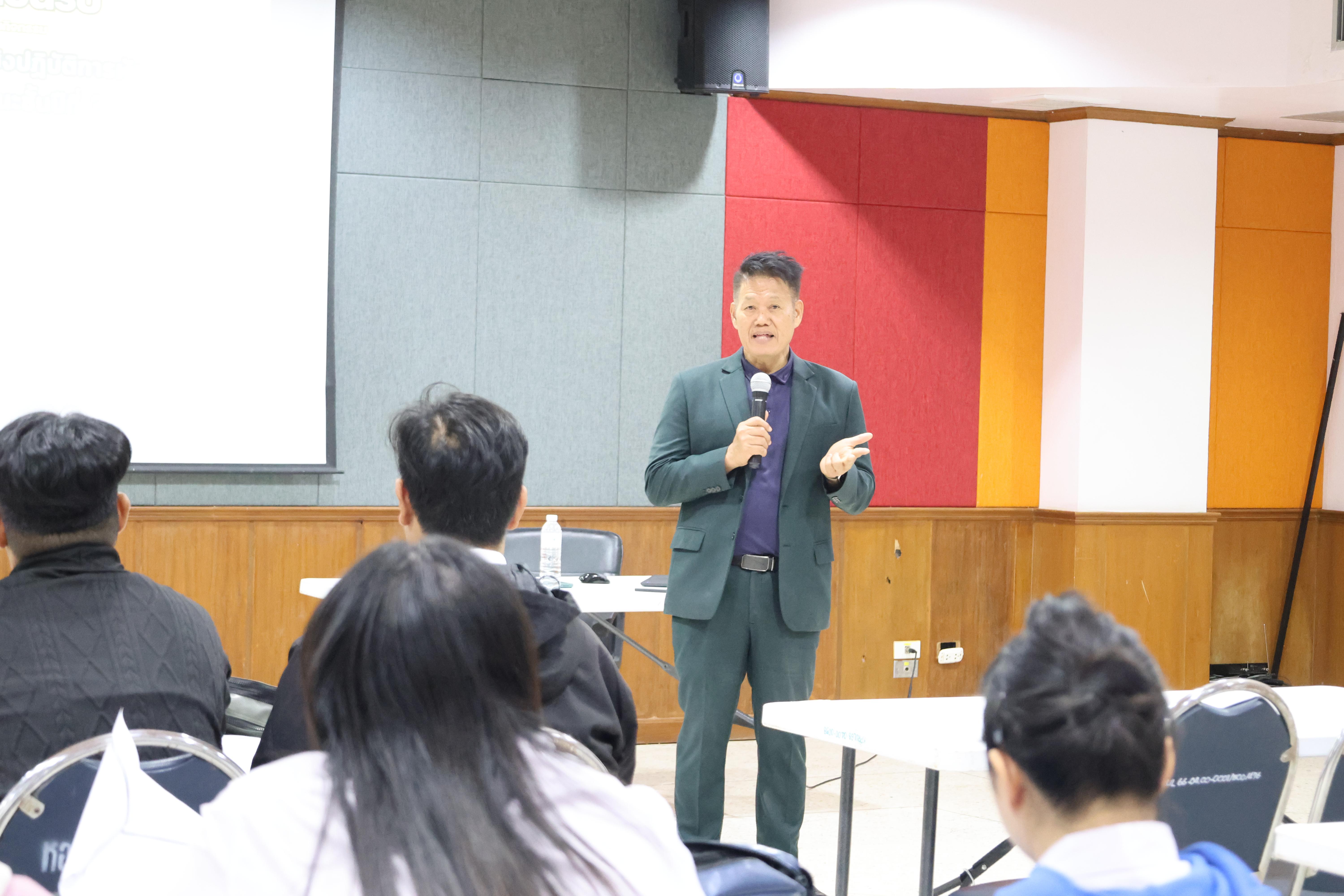 144. กิจกรรมอบรมสัมมนาเชิงปฏิบัติการพัฒนาทักษะนักศึกษาตามฐานสมรรถนะชั้นปีที่ 3 "ครูนักภาษา"