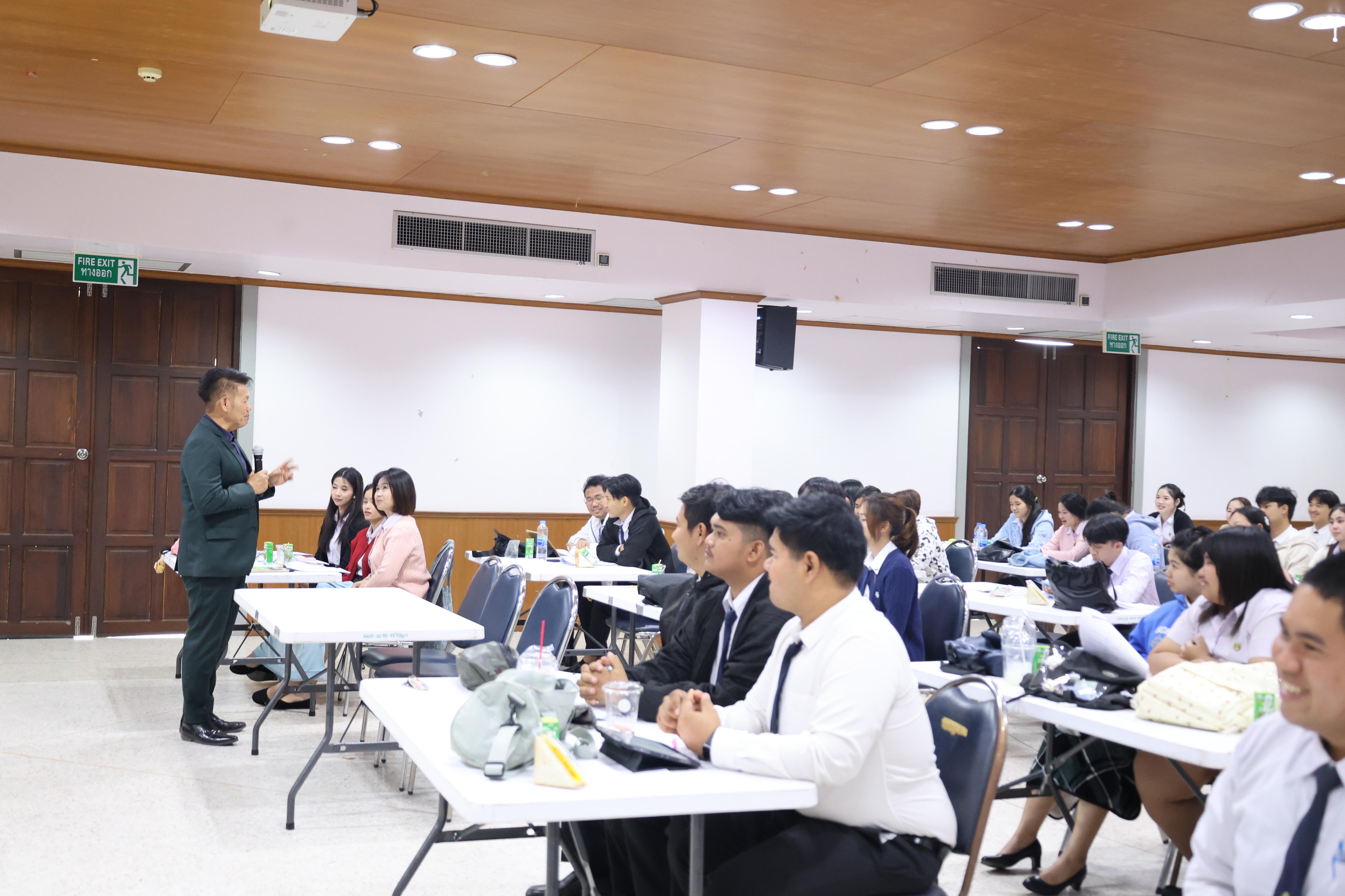 149. กิจกรรมอบรมสัมมนาเชิงปฏิบัติการพัฒนาทักษะนักศึกษาตามฐานสมรรถนะชั้นปีที่ 3 "ครูนักภาษา"