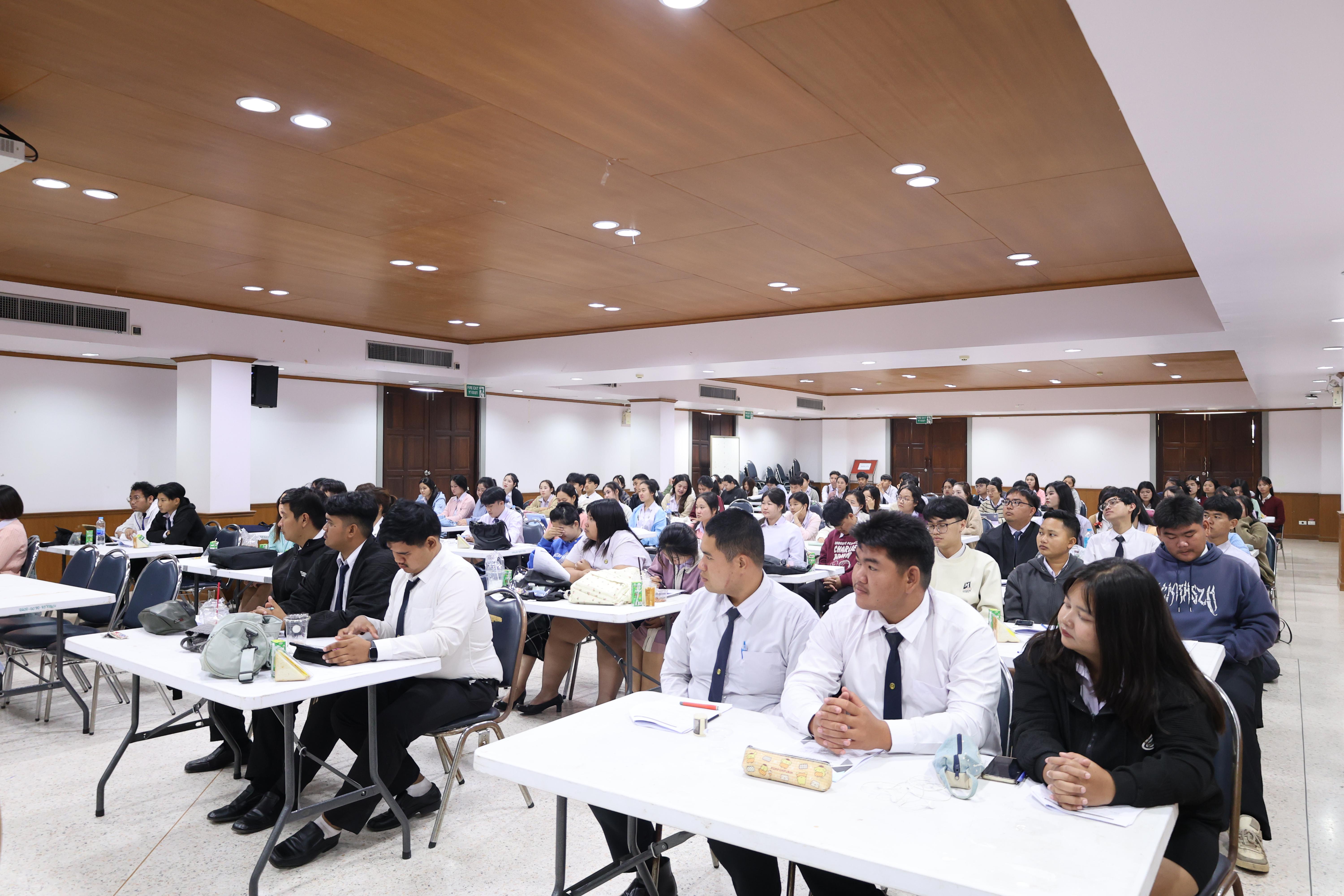 150. กิจกรรมอบรมสัมมนาเชิงปฏิบัติการพัฒนาทักษะนักศึกษาตามฐานสมรรถนะชั้นปีที่ 3 "ครูนักภาษา"