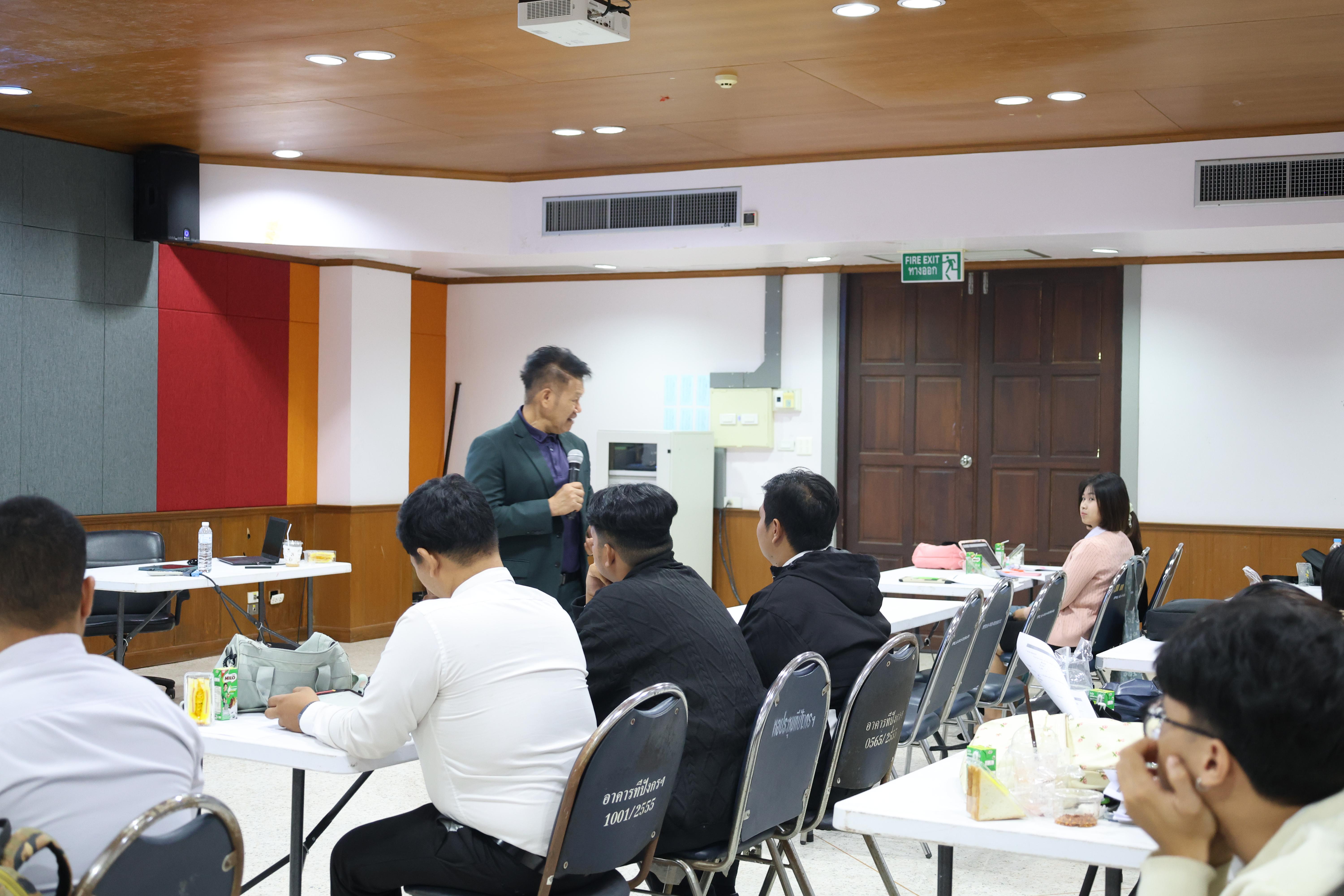 151. กิจกรรมอบรมสัมมนาเชิงปฏิบัติการพัฒนาทักษะนักศึกษาตามฐานสมรรถนะชั้นปีที่ 3 "ครูนักภาษา"