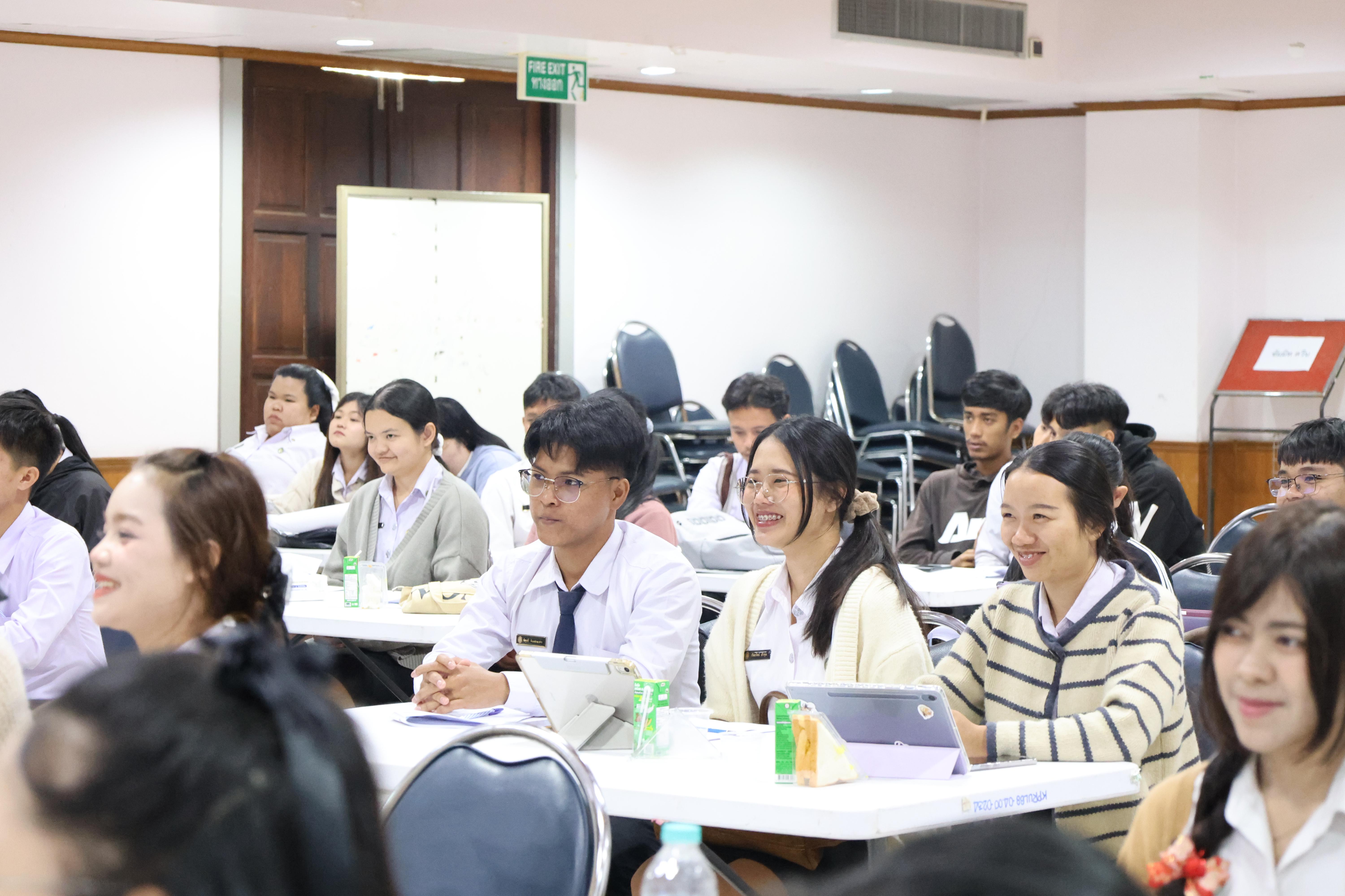 154. กิจกรรมอบรมสัมมนาเชิงปฏิบัติการพัฒนาทักษะนักศึกษาตามฐานสมรรถนะชั้นปีที่ 3 "ครูนักภาษา"