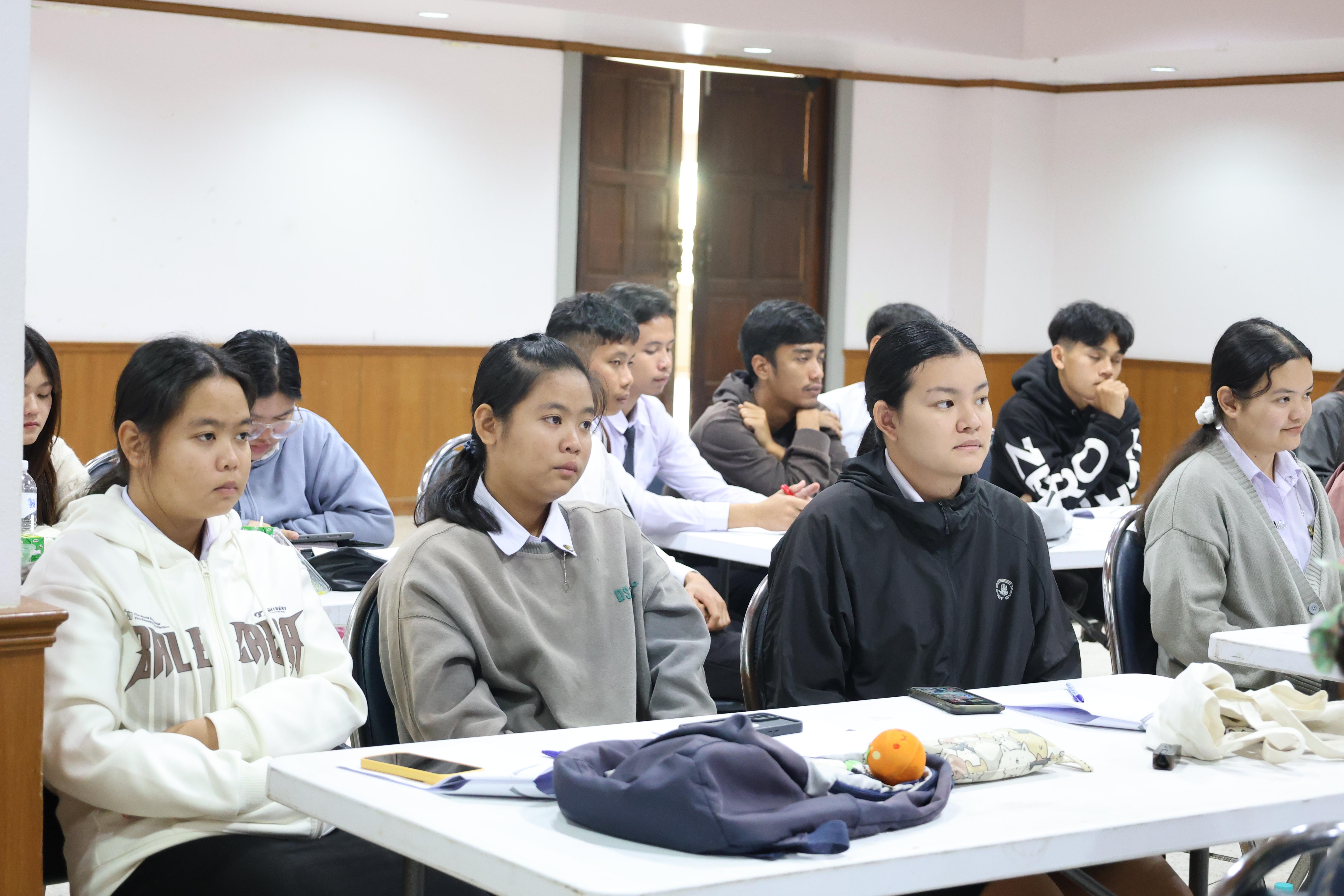 156. กิจกรรมอบรมสัมมนาเชิงปฏิบัติการพัฒนาทักษะนักศึกษาตามฐานสมรรถนะชั้นปีที่ 3 "ครูนักภาษา"