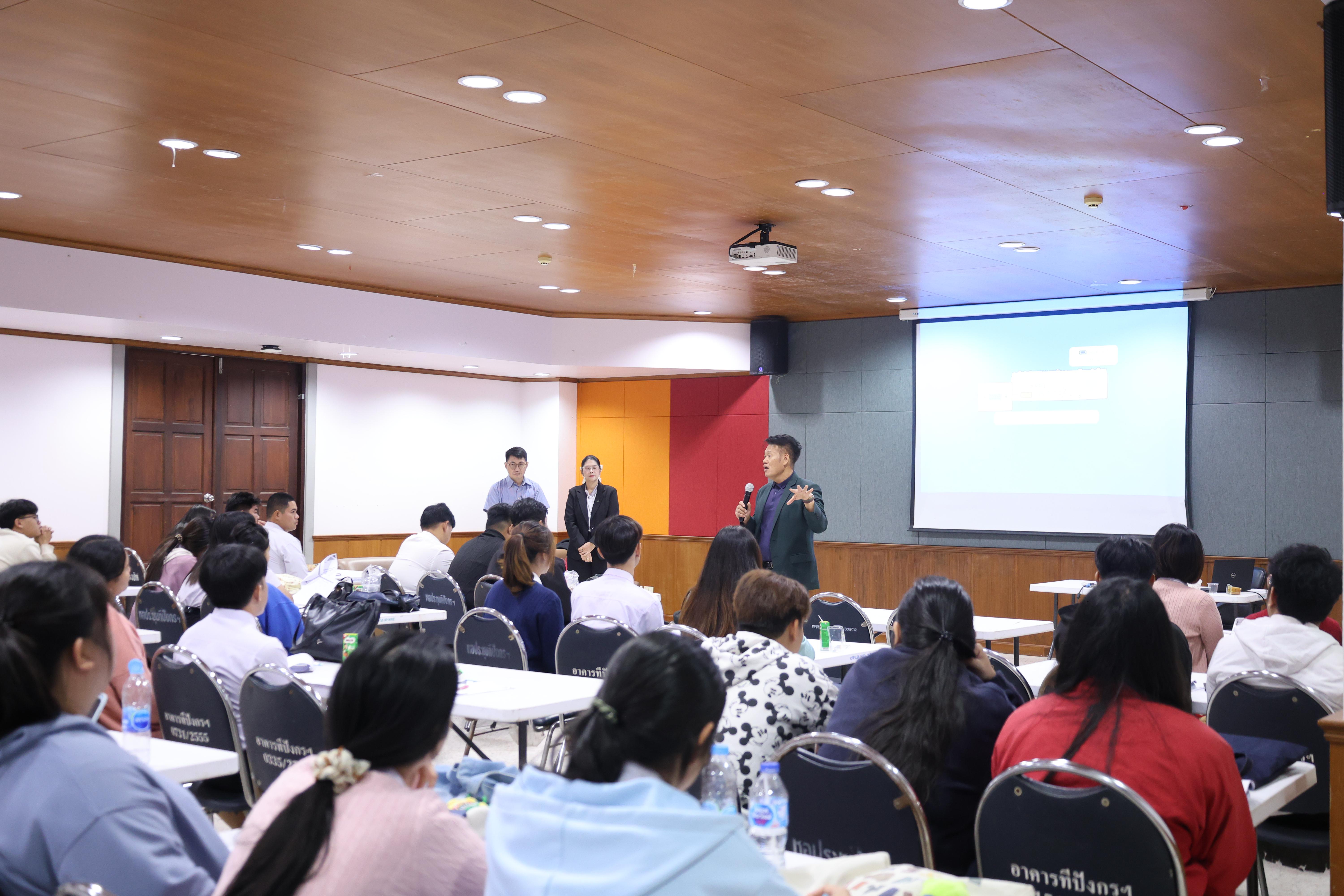 158. กิจกรรมอบรมสัมมนาเชิงปฏิบัติการพัฒนาทักษะนักศึกษาตามฐานสมรรถนะชั้นปีที่ 3 "ครูนักภาษา"