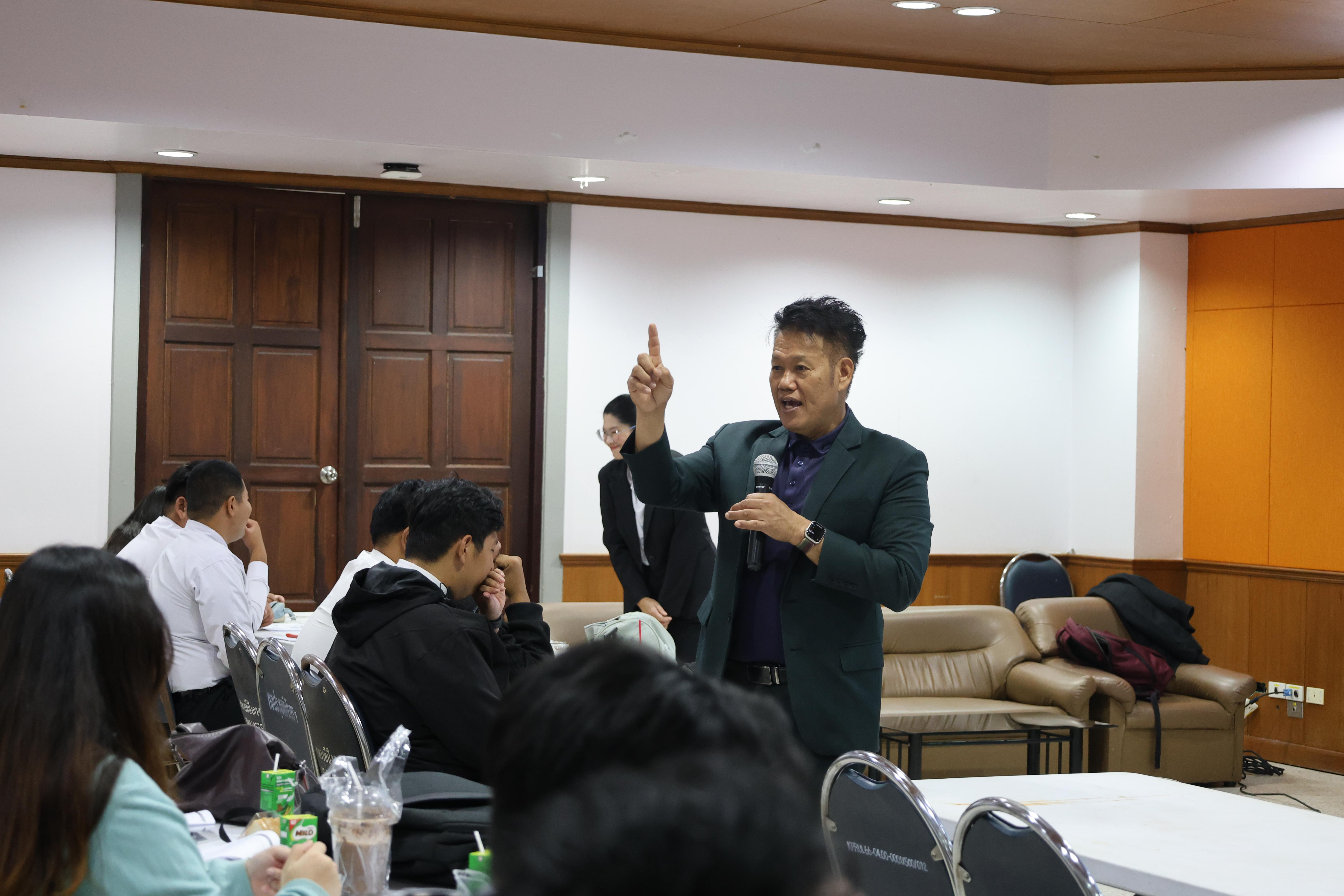 159. กิจกรรมอบรมสัมมนาเชิงปฏิบัติการพัฒนาทักษะนักศึกษาตามฐานสมรรถนะชั้นปีที่ 3 "ครูนักภาษา"