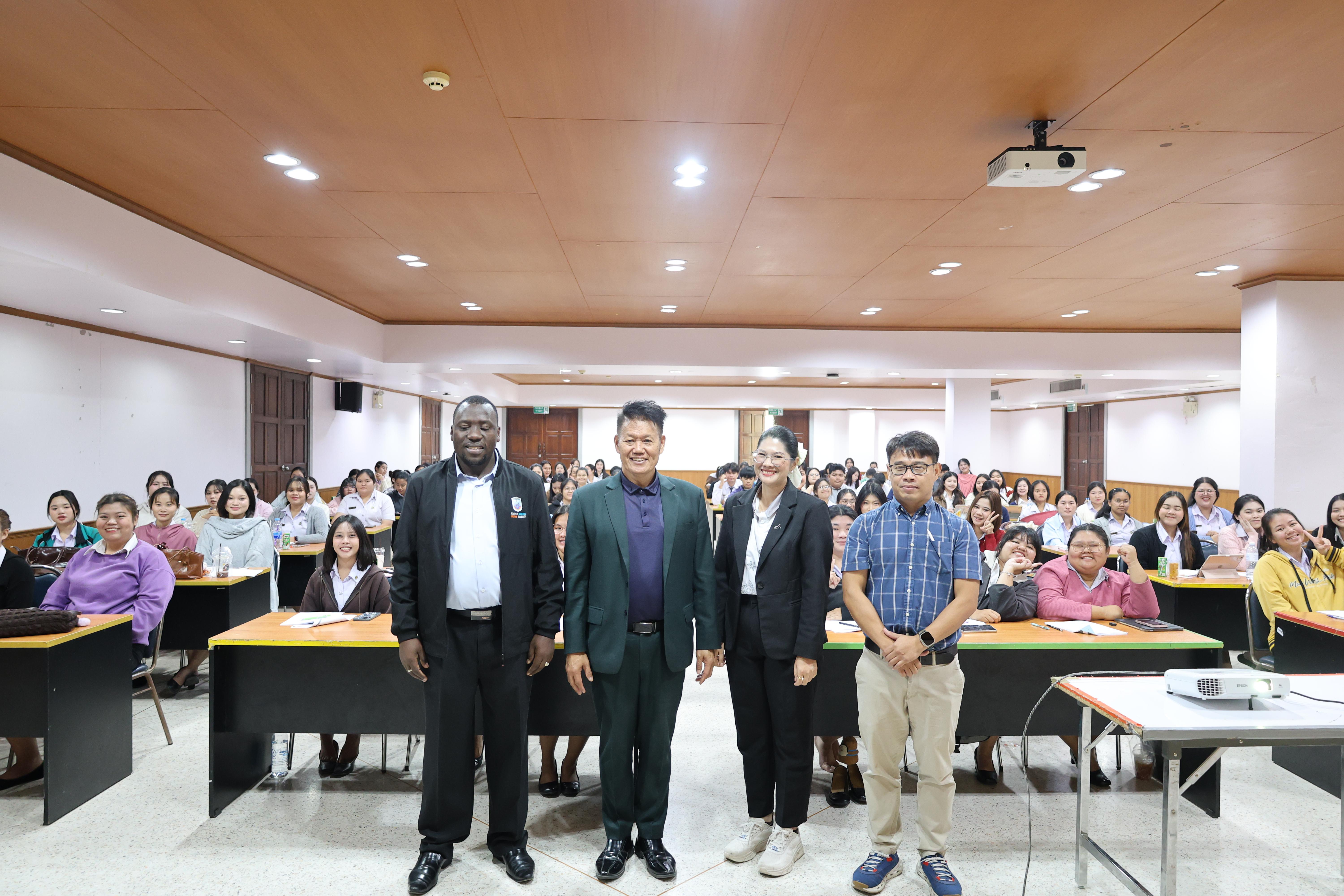 173. กิจกรรมอบรมสัมมนาเชิงปฏิบัติการพัฒนาทักษะนักศึกษาตามฐานสมรรถนะชั้นปีที่ 3 "ครูนักภาษา"