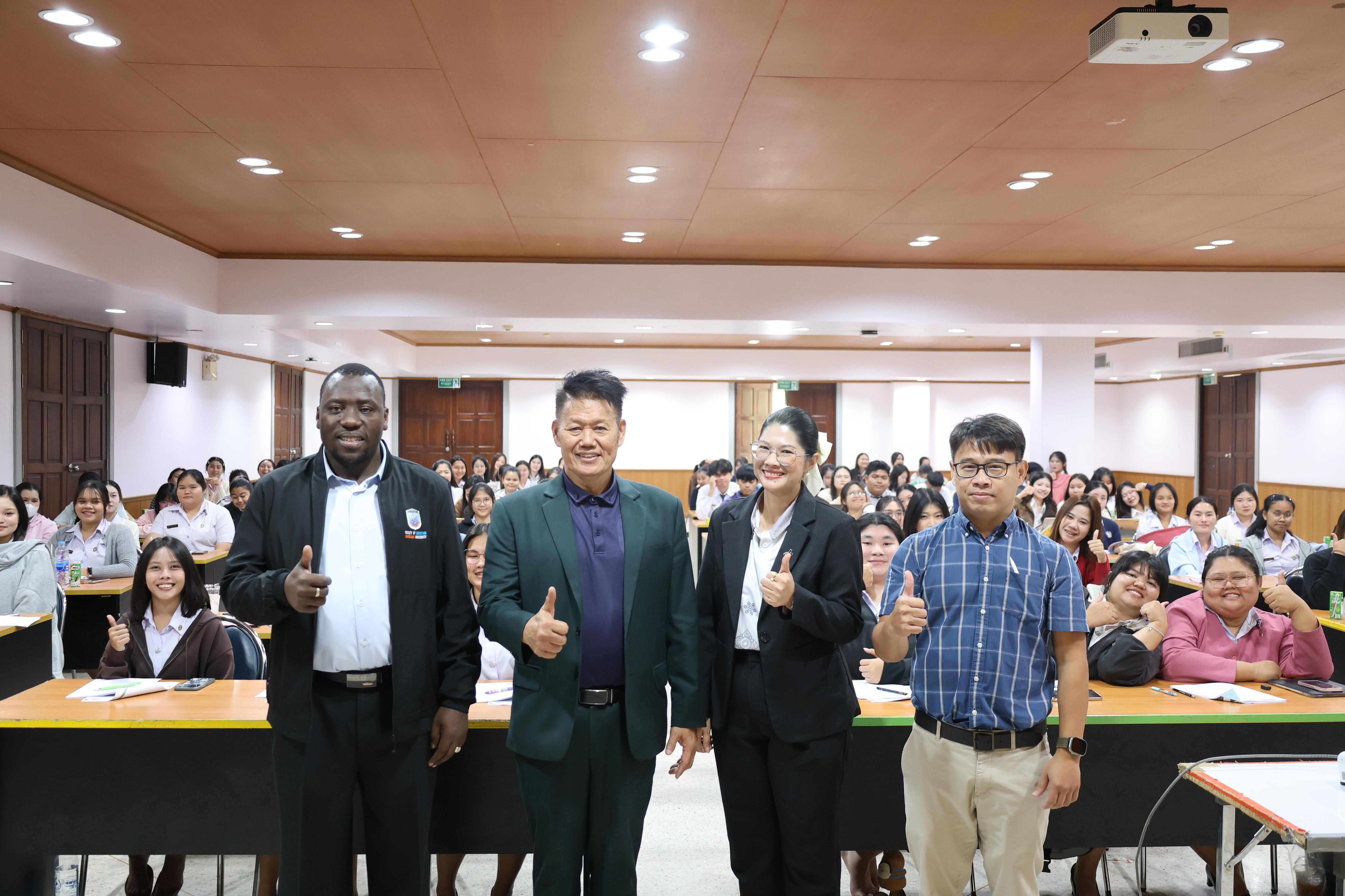 174. กิจกรรมอบรมสัมมนาเชิงปฏิบัติการพัฒนาทักษะนักศึกษาตามฐานสมรรถนะชั้นปีที่ 3 "ครูนักภาษา"