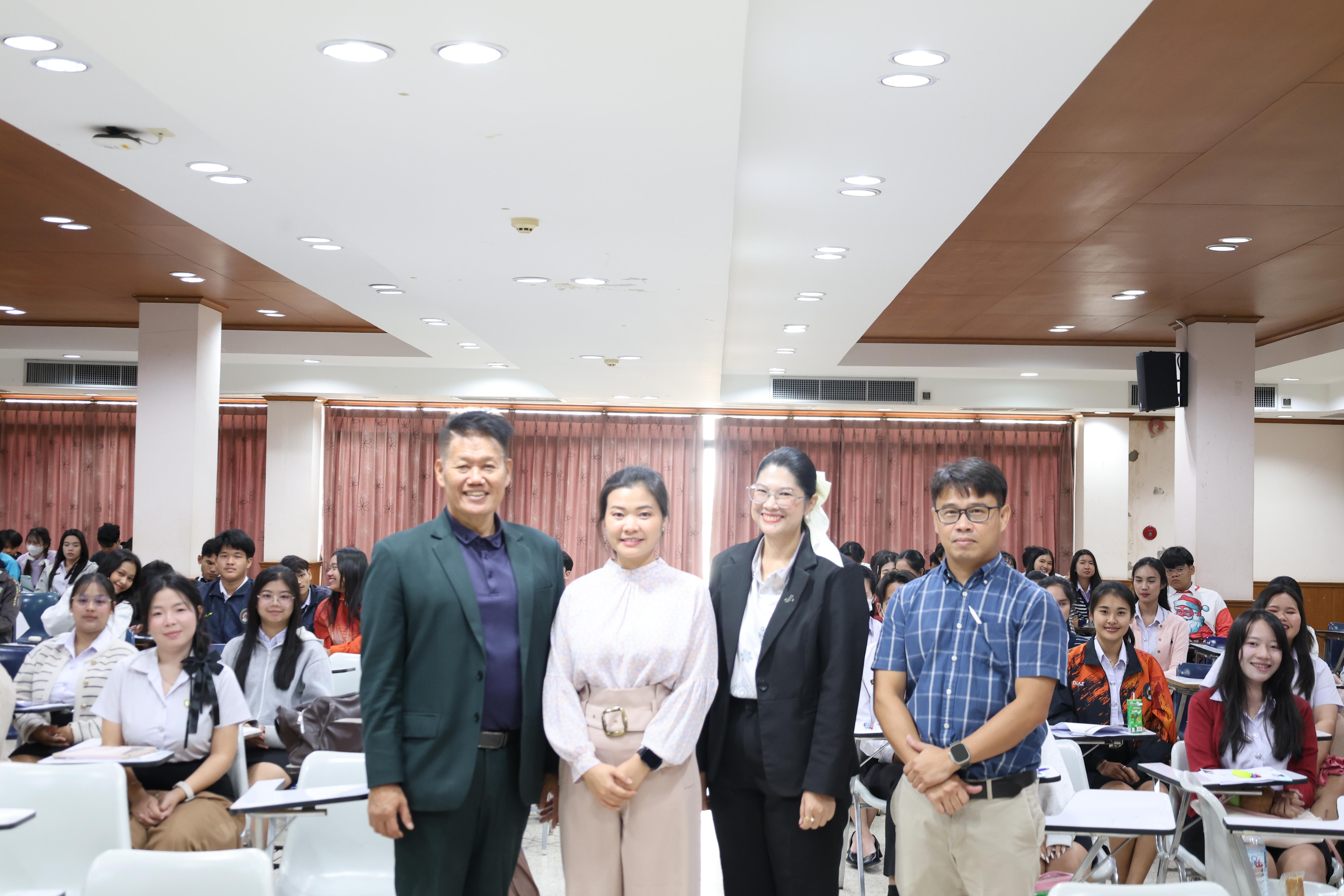 182. กิจกรรมอบรมสัมมนาเชิงปฏิบัติการพัฒนาทักษะนักศึกษาตามฐานสมรรถนะชั้นปีที่ 3 "ครูนักภาษา"