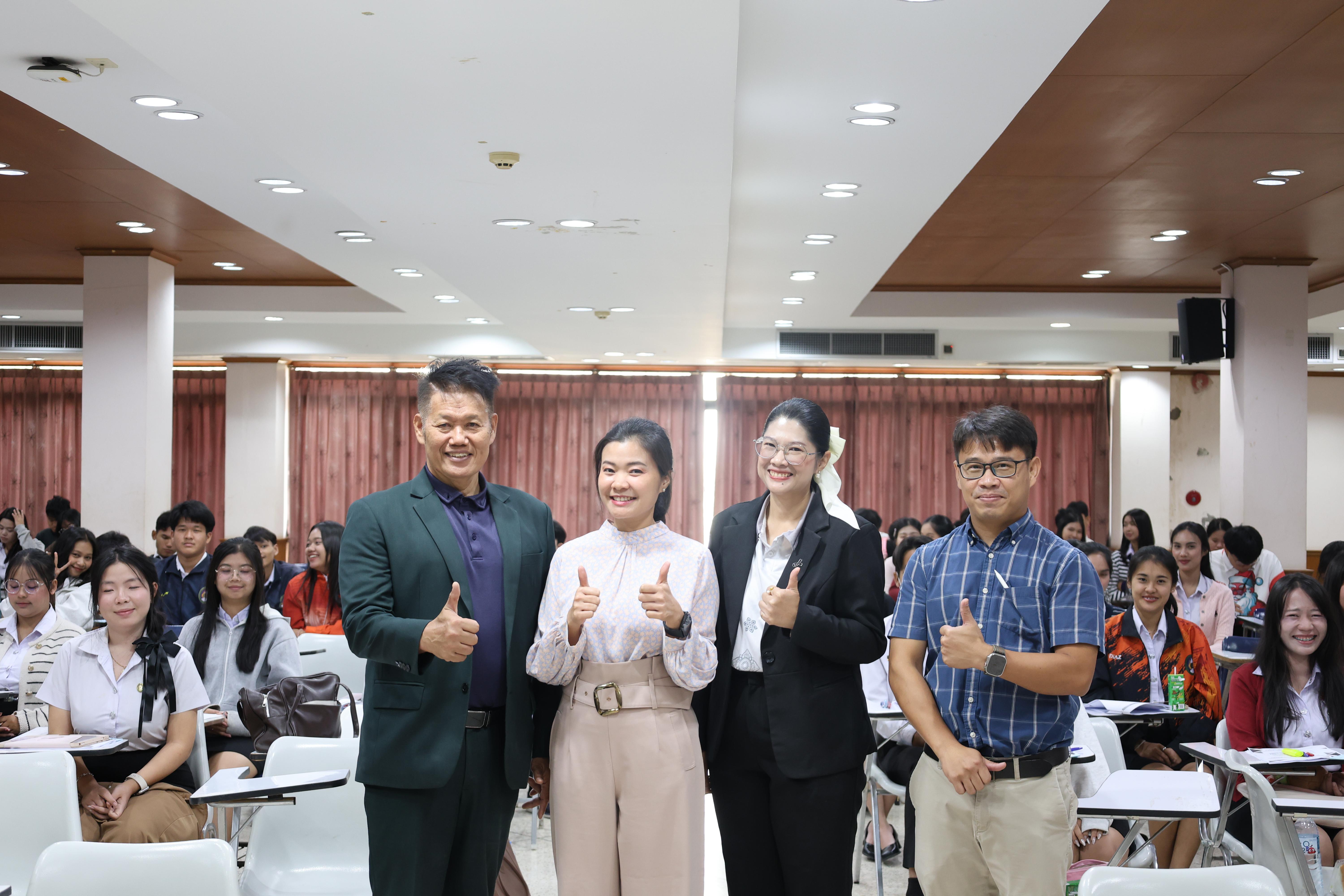 185. กิจกรรมอบรมสัมมนาเชิงปฏิบัติการพัฒนาทักษะนักศึกษาตามฐานสมรรถนะชั้นปีที่ 3 "ครูนักภาษา"