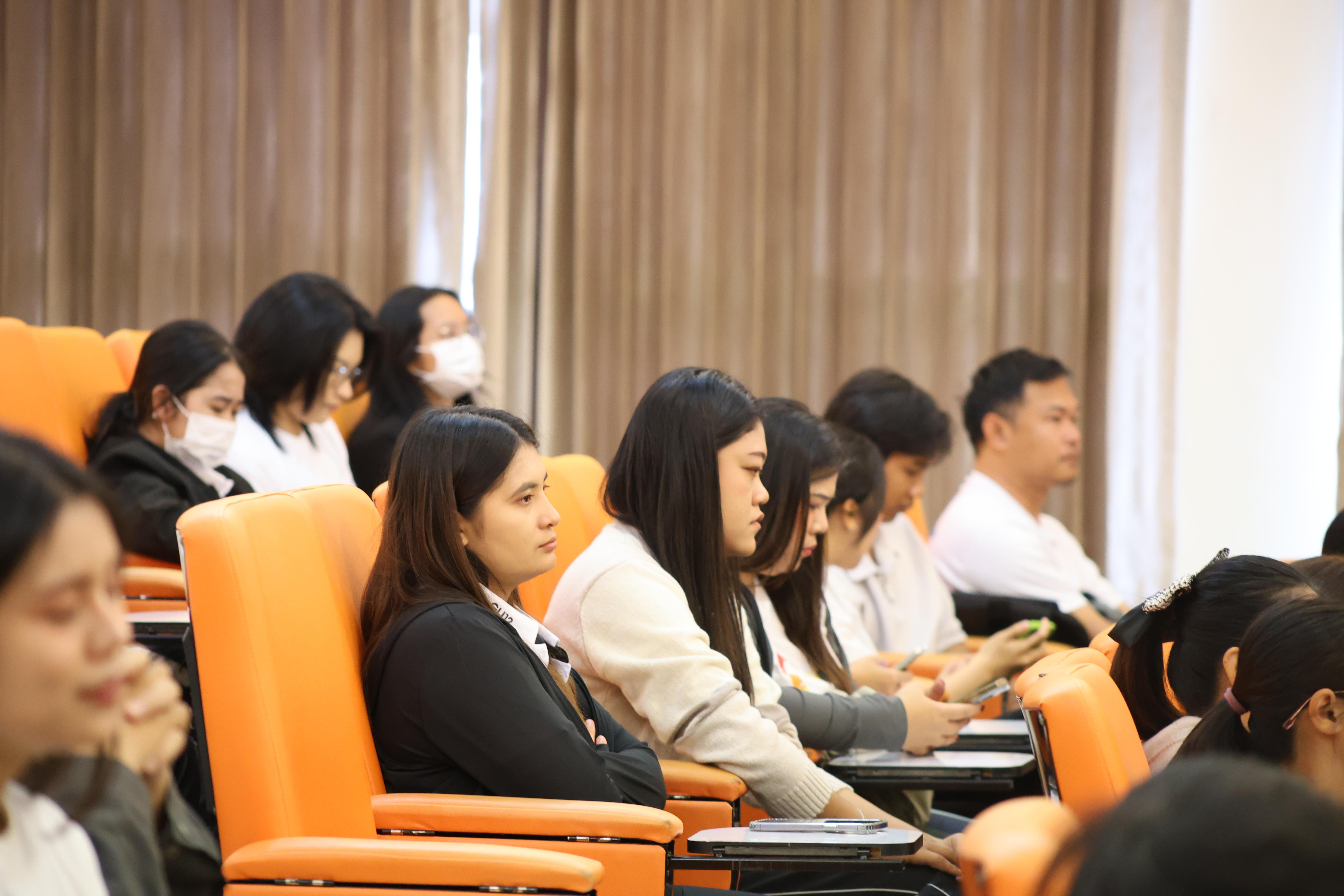 4. กิจกรรมอบรมเชิงปฏิบัติการคุณธรรม จริยธรรม และจิตอาสาจิตสาธารณะ