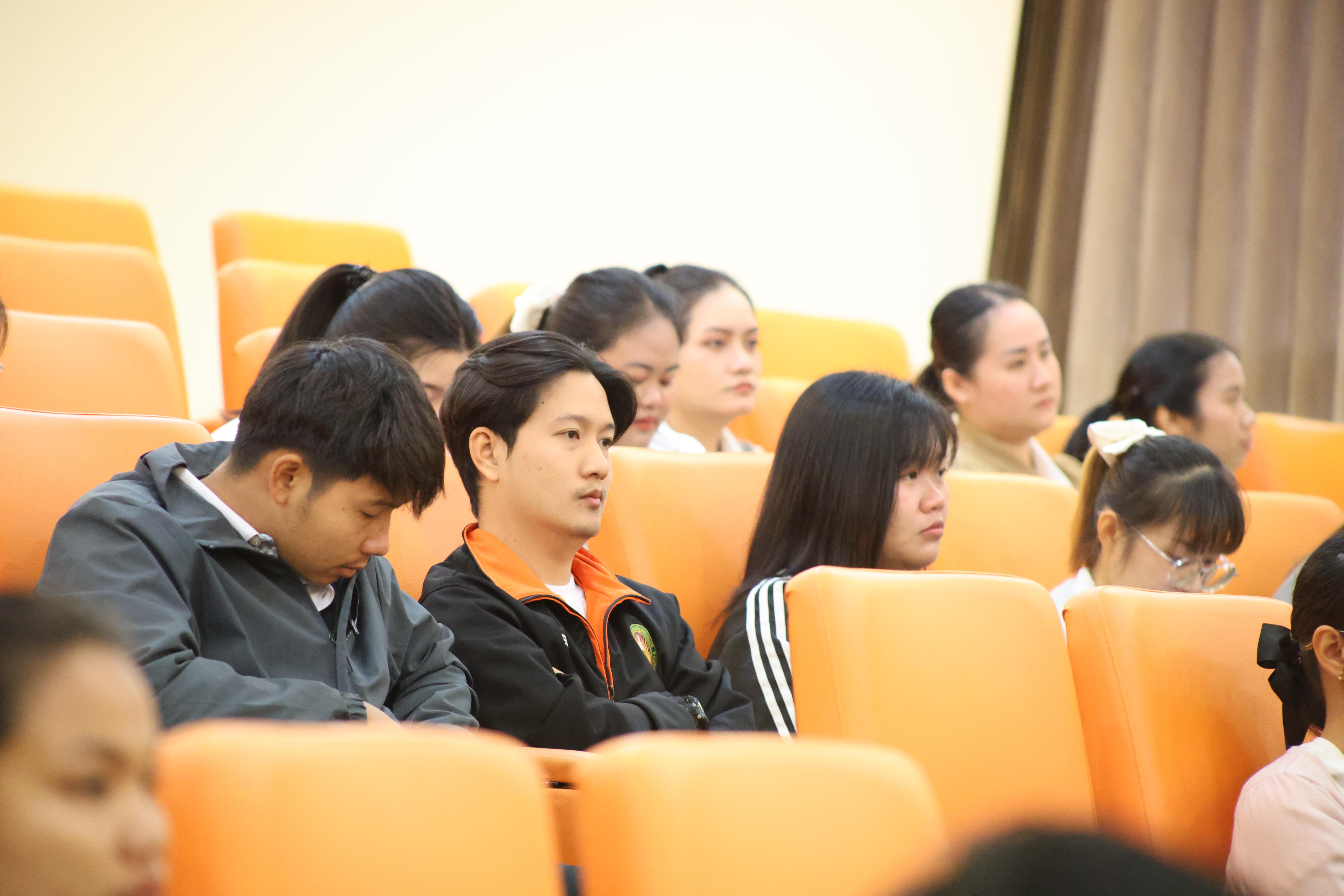 6. กิจกรรมอบรมเชิงปฏิบัติการคุณธรรม จริยธรรม และจิตอาสาจิตสาธารณะ