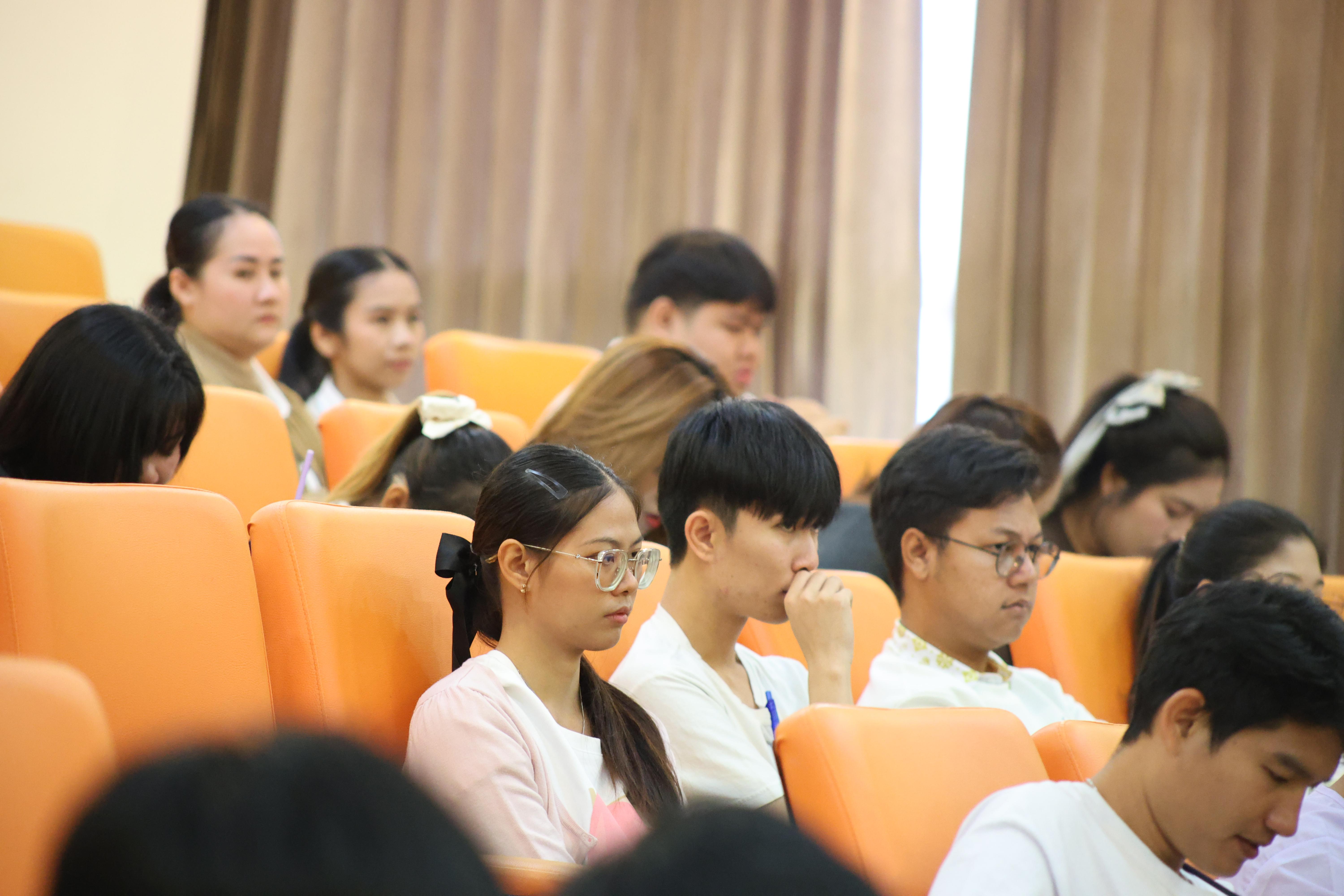 7. กิจกรรมอบรมเชิงปฏิบัติการคุณธรรม จริยธรรม และจิตอาสาจิตสาธารณะ